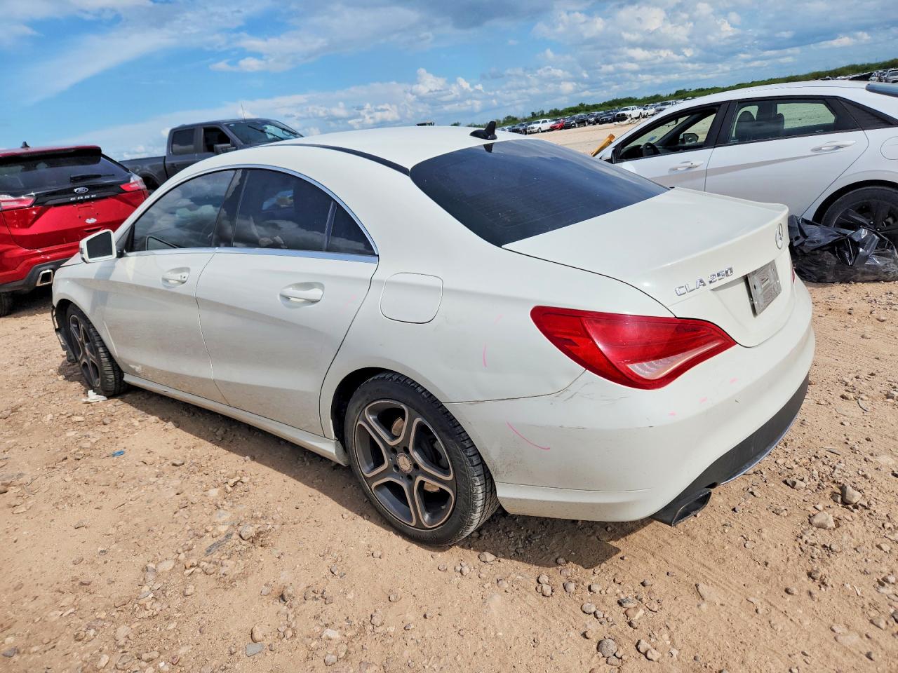 2014 Mercedes-benz Cla 250 White vin: WDDSJ4EBXEN107757