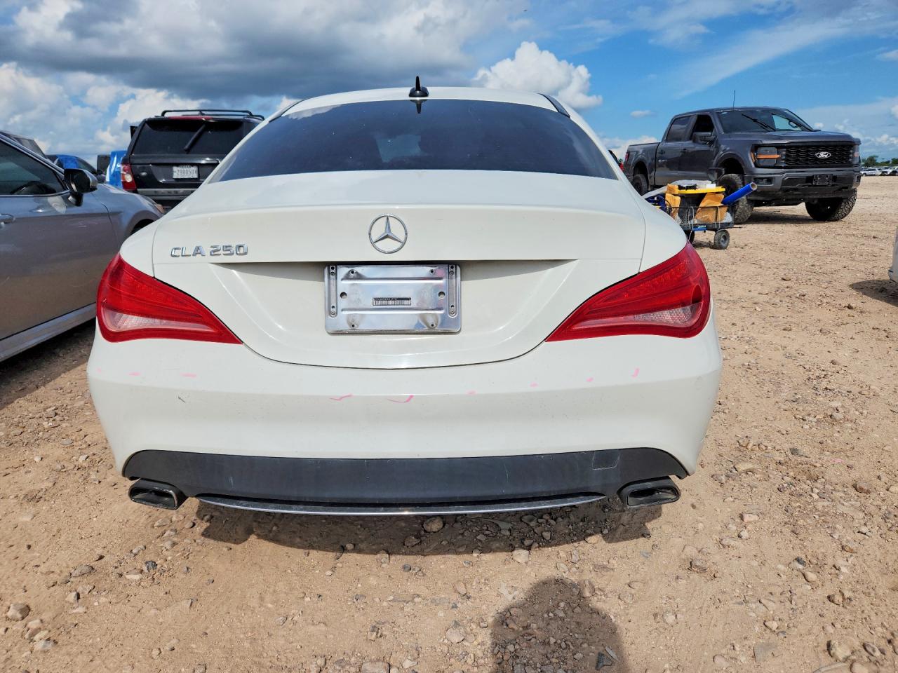 2014 Mercedes-benz Cla 250 White vin: WDDSJ4EBXEN107757