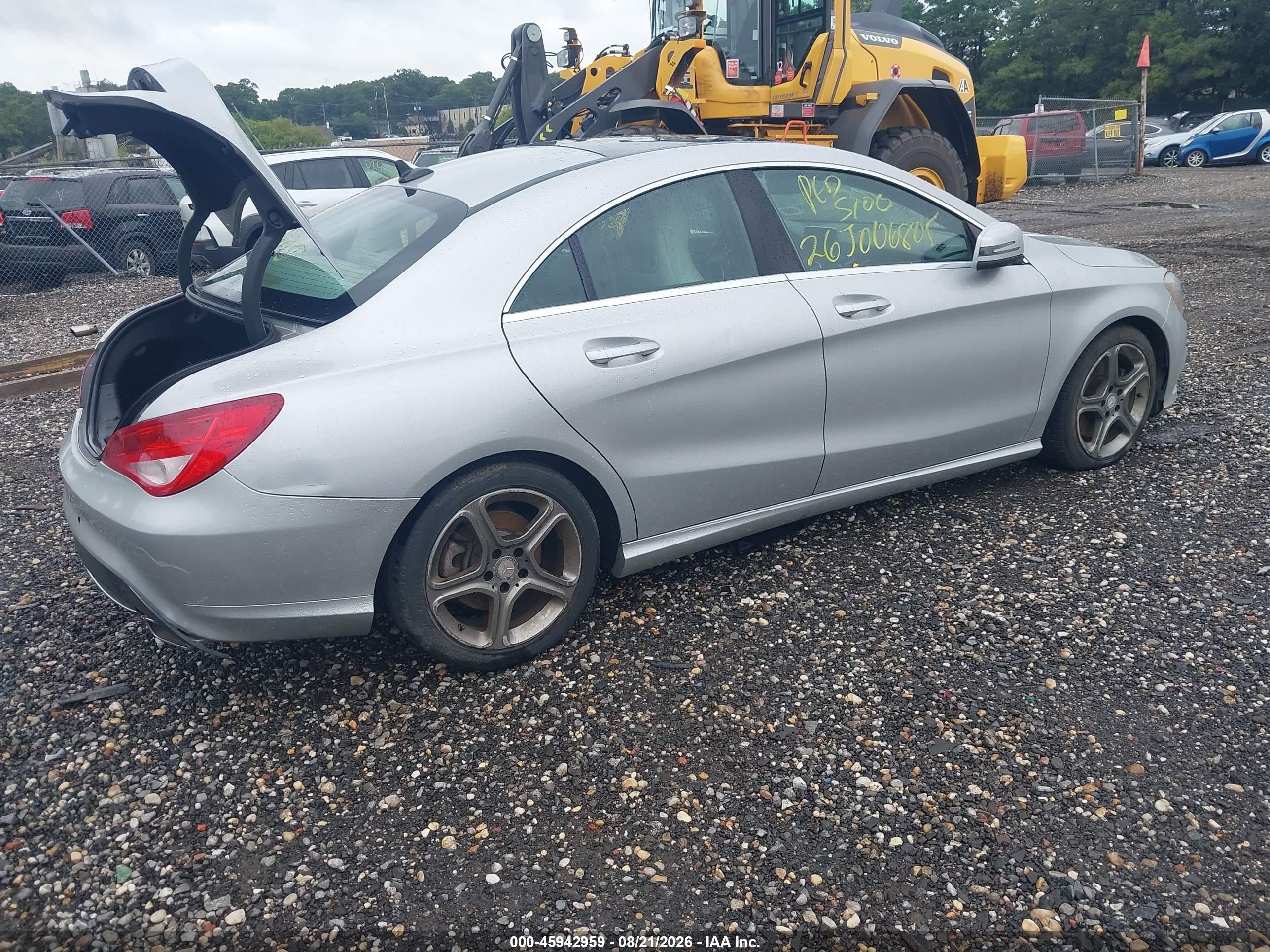 2014 Mercedes-benz Cla 250   Silver vin: WDDSJ4EBXEN128172
