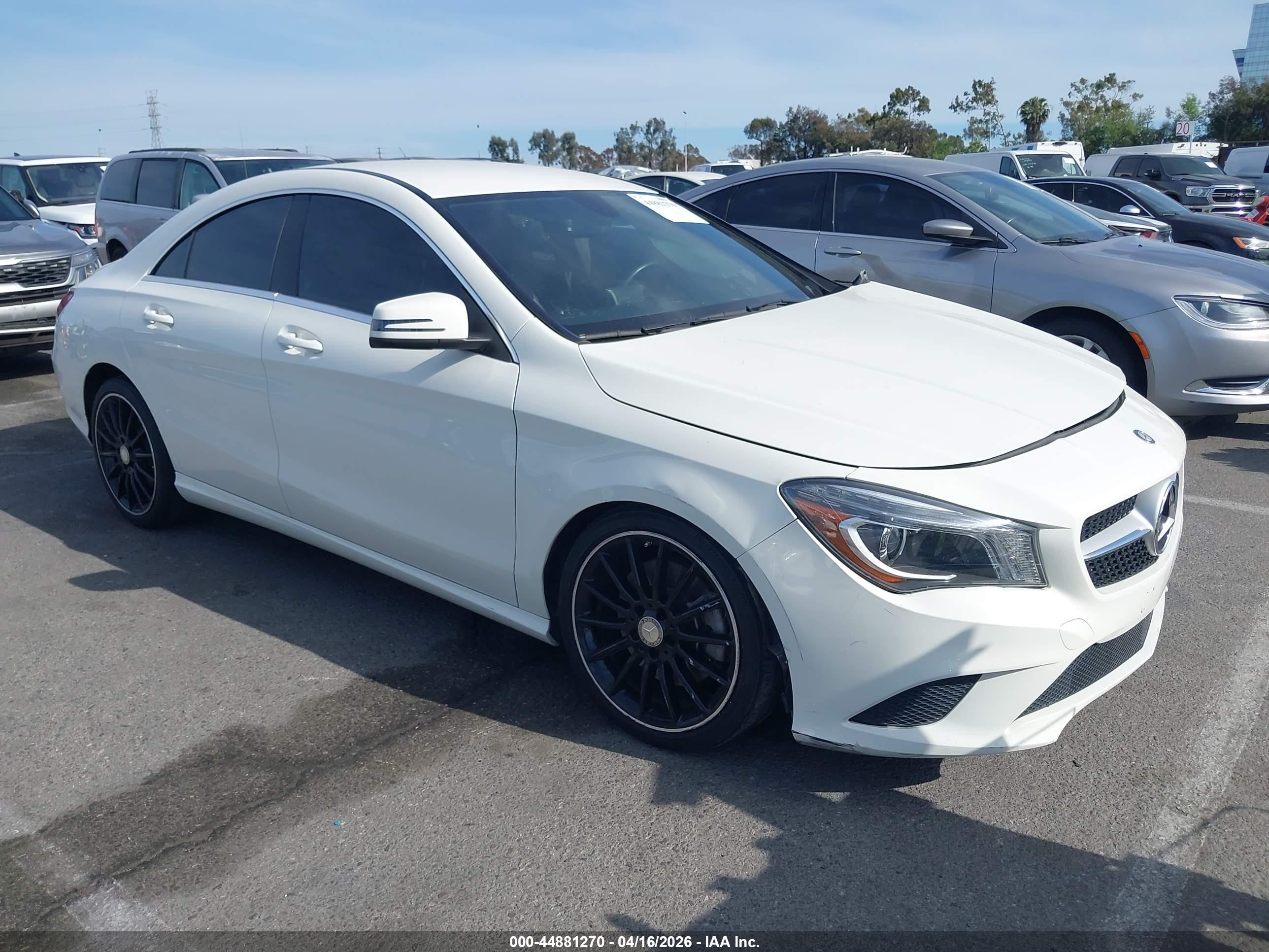 2014 Mercedes-benz Cla 250   White vin: WDDSJ4EBXEN138779