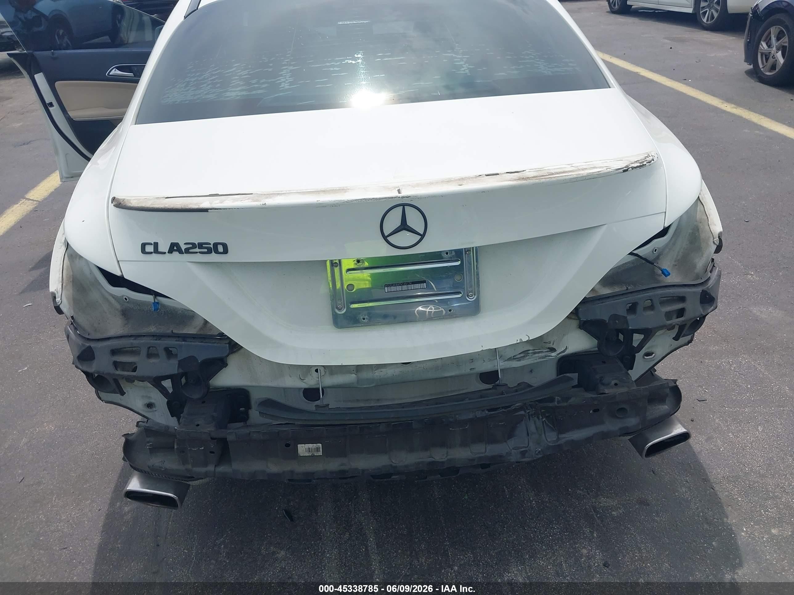 2015 Mercedes-benz Cla 250   White vin: WDDSJ4EBXFN165174