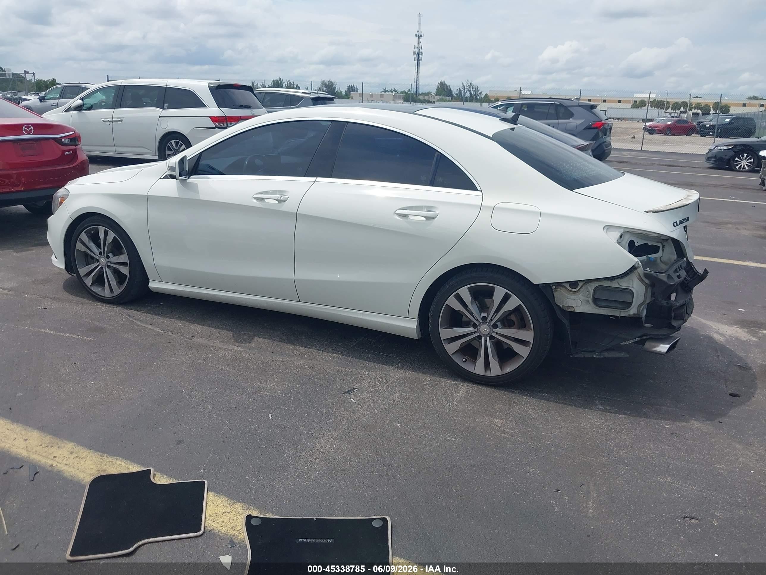 2015 Mercedes-benz Cla 250   White vin: WDDSJ4EBXFN165174