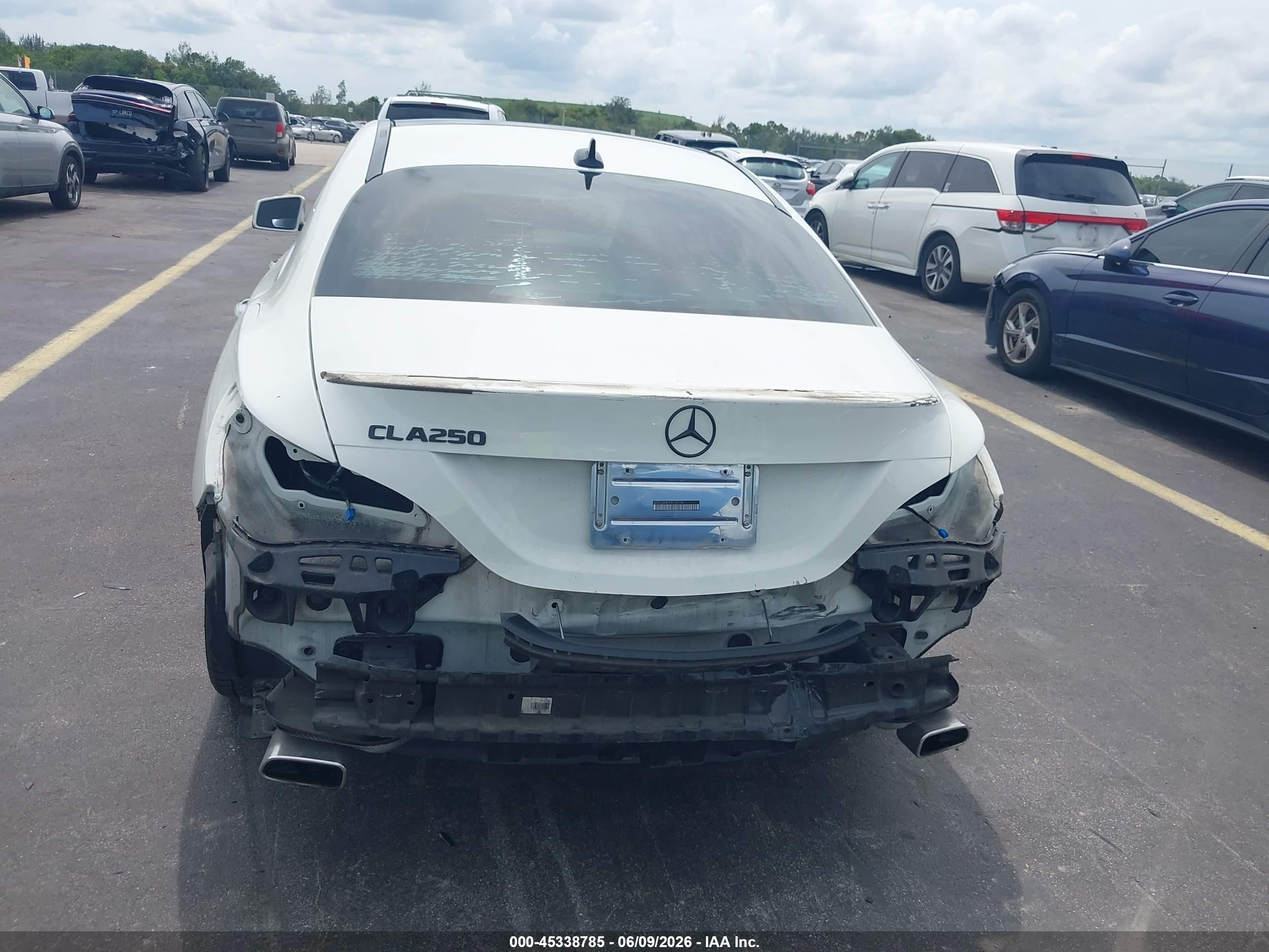 2015 Mercedes-benz Cla 250   White vin: WDDSJ4EBXFN165174