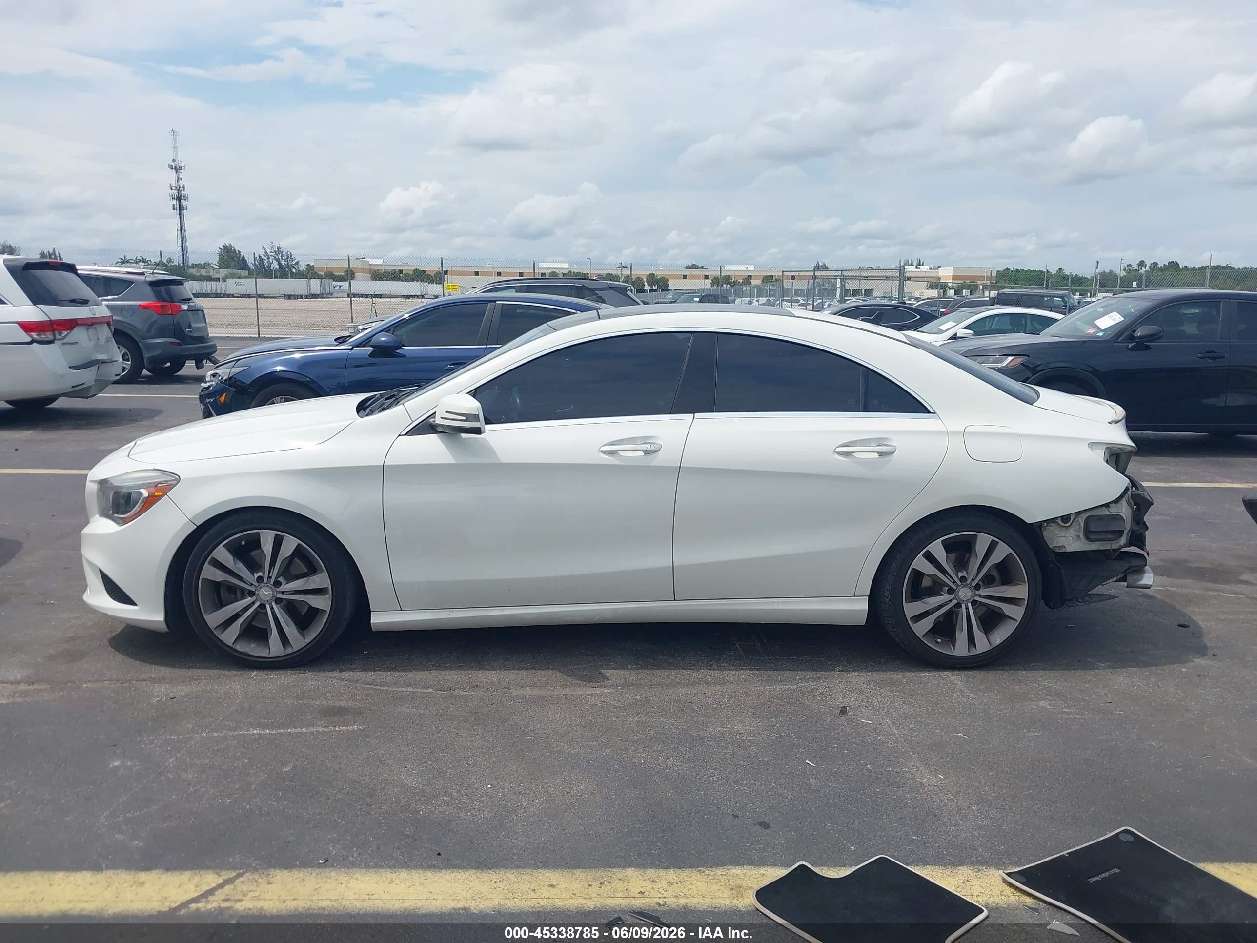 2015 Mercedes-benz Cla 250   White vin: WDDSJ4EBXFN165174