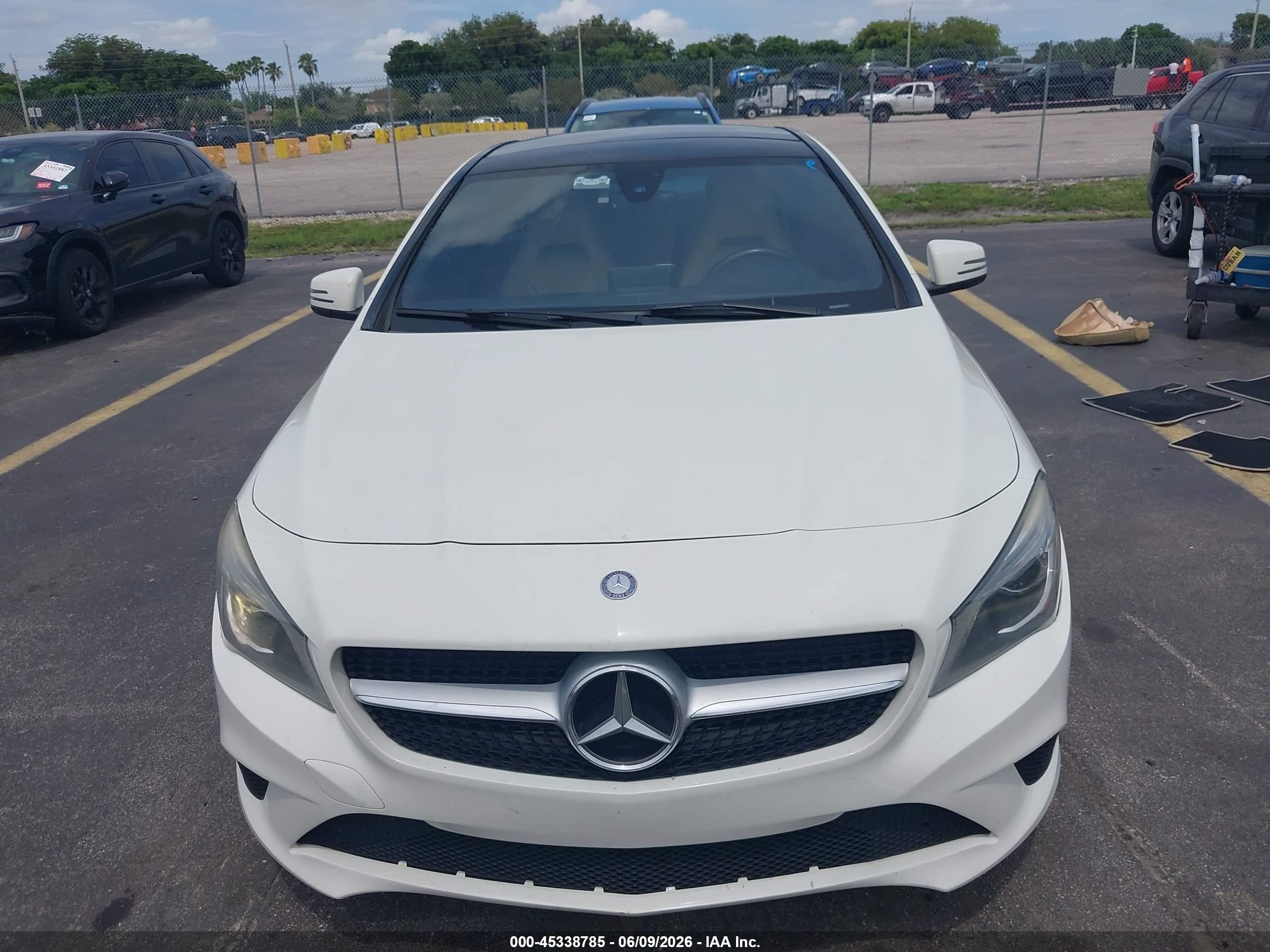 2015 Mercedes-benz Cla 250   White vin: WDDSJ4EBXFN165174