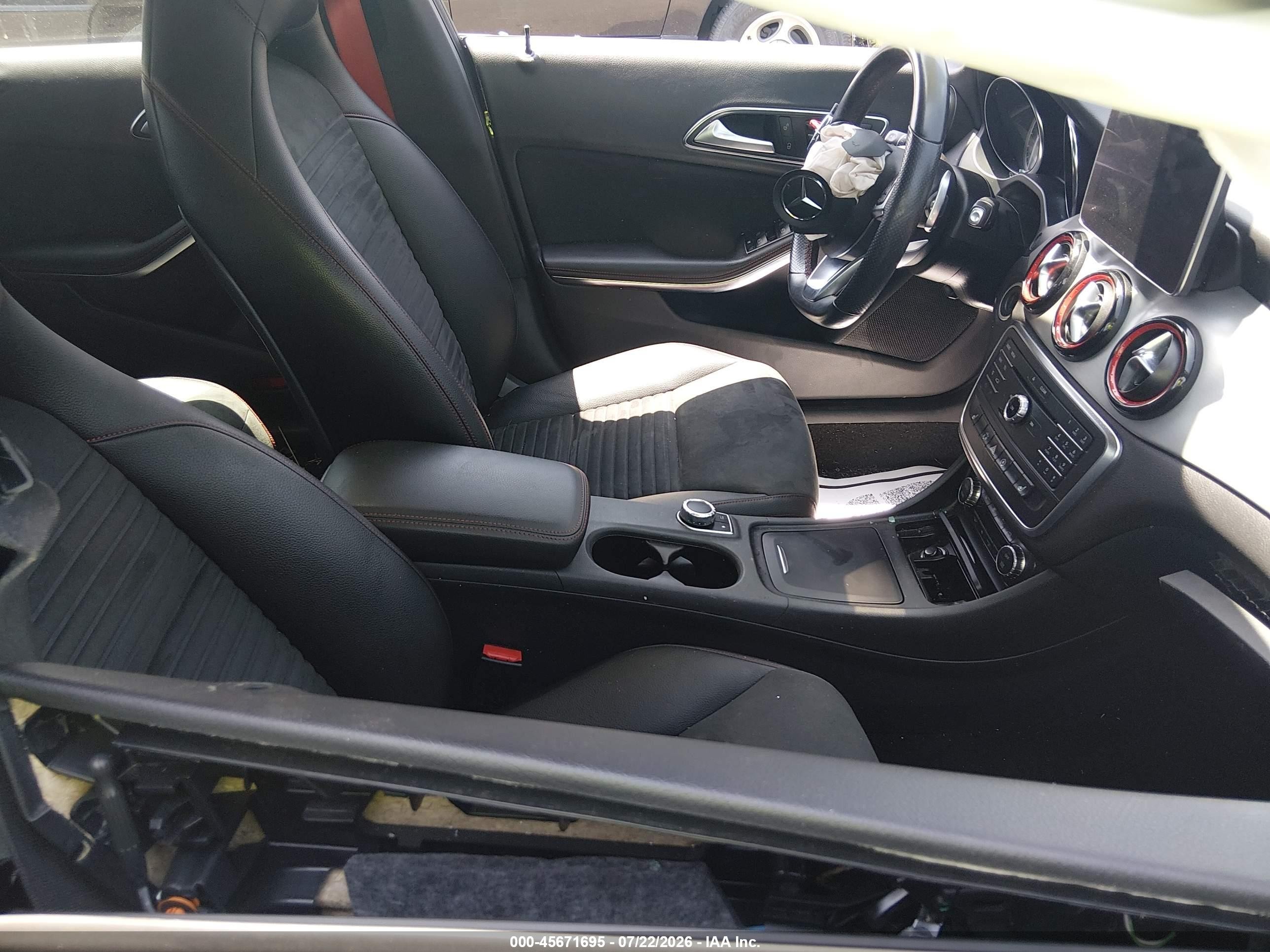 2015 Mercedes-benz Cla 250   Black vin: WDDSJ4EBXFN167491