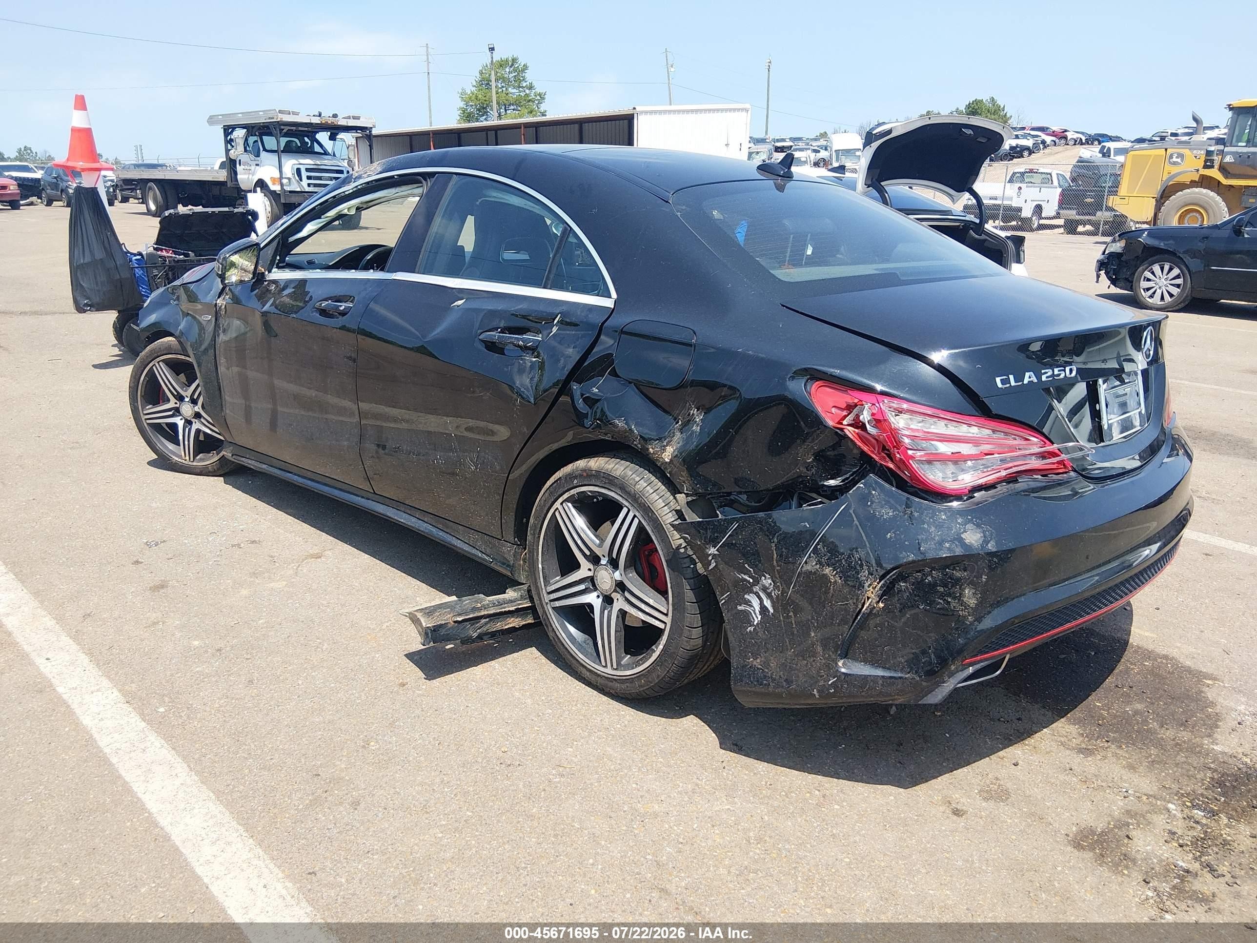 2015 Mercedes-benz Cla 250   Black vin: WDDSJ4EBXFN167491
