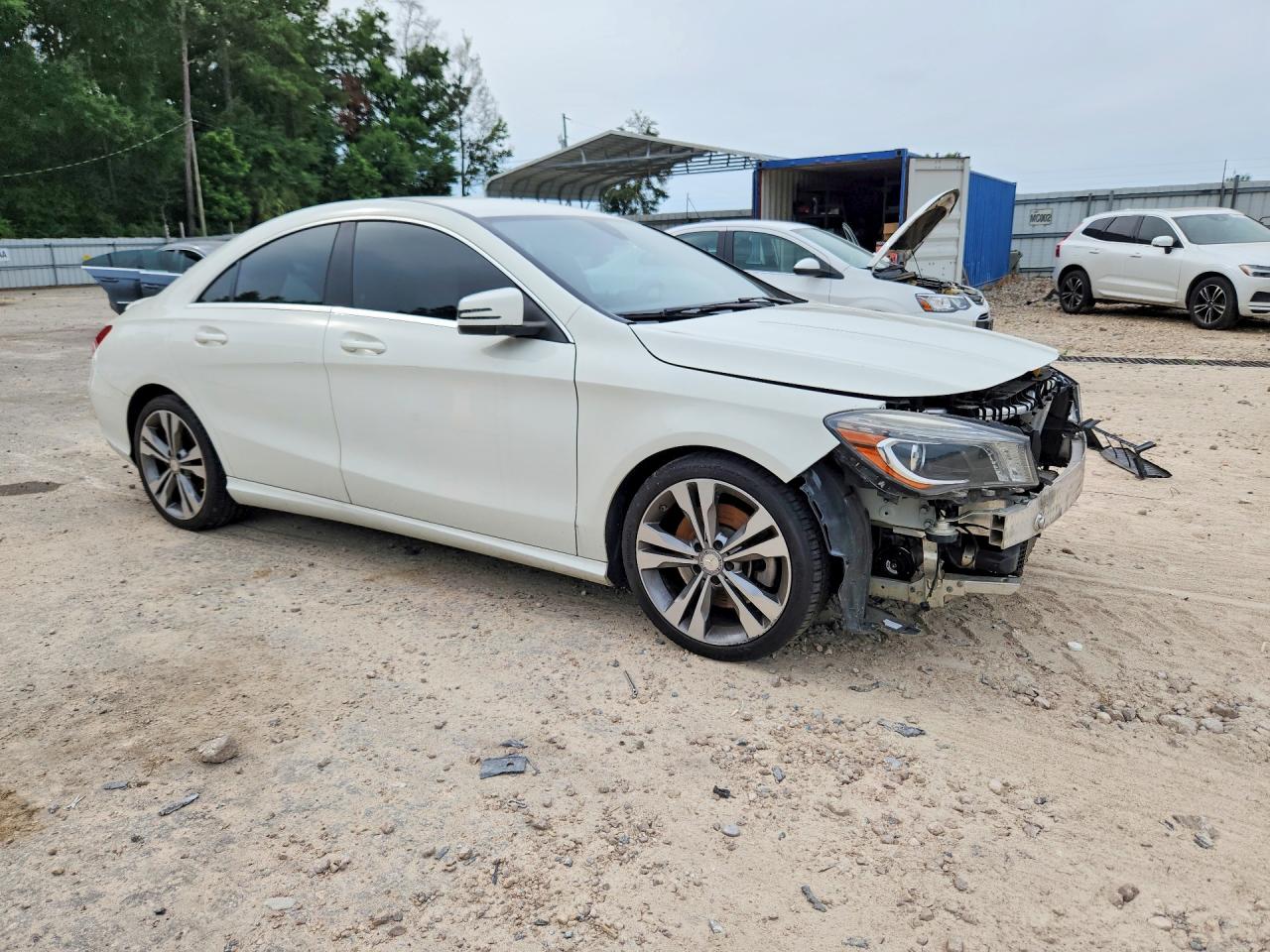2015 Mercedes-benz Cla 250 White vin: WDDSJ4EBXFN186185
