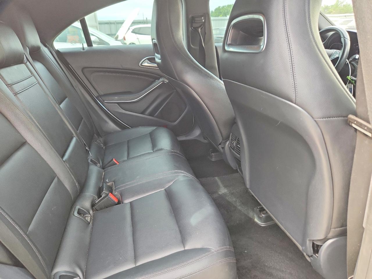 2015 Mercedes-benz Cla 250 White vin: WDDSJ4EBXFN186185