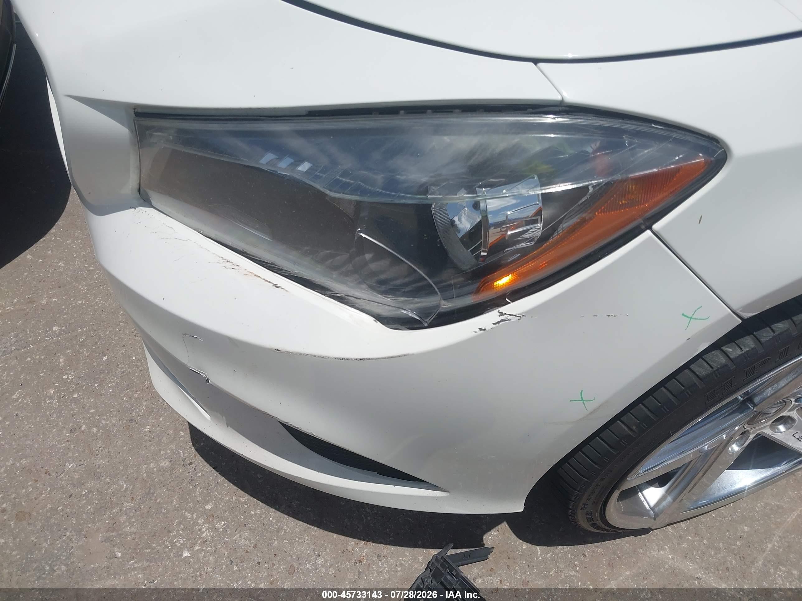 2015 Mercedes-benz Cla 250   White vin: WDDSJ4EBXFN206290