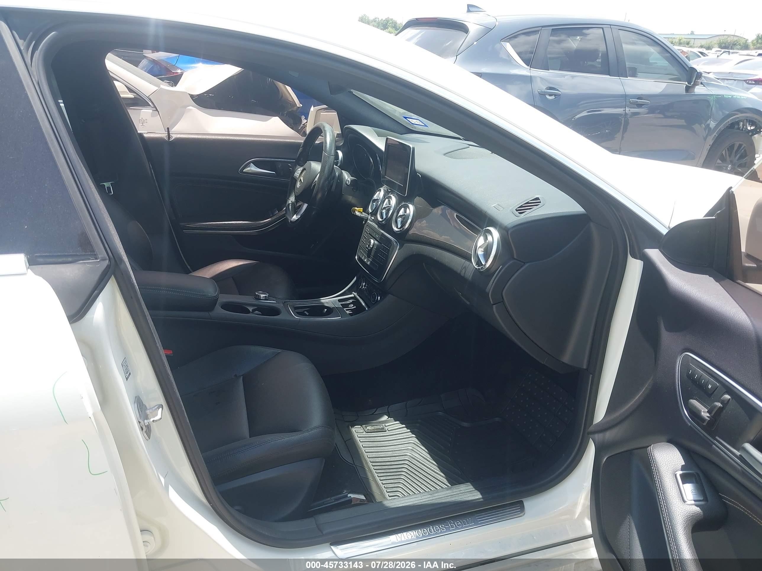 2015 Mercedes-benz Cla 250   White vin: WDDSJ4EBXFN206290