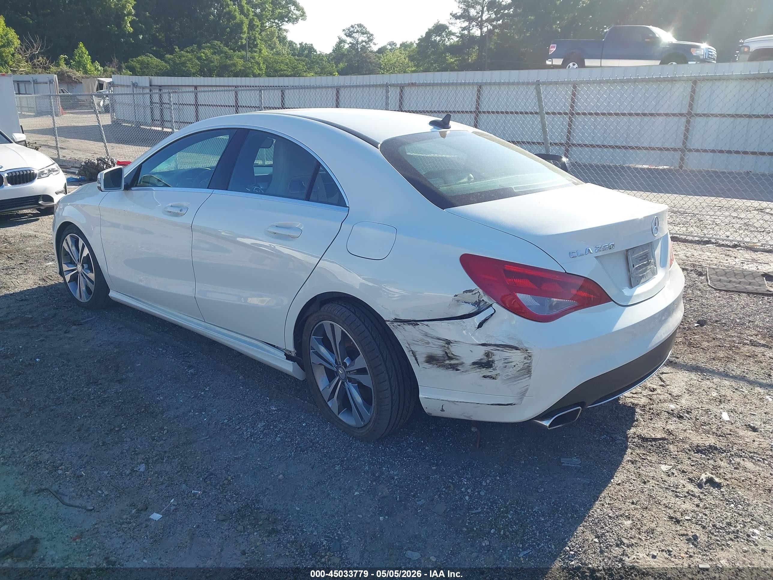 2015 Mercedes-benz Cla 250   Белый vin: WDDSJ4EBXFN222702
