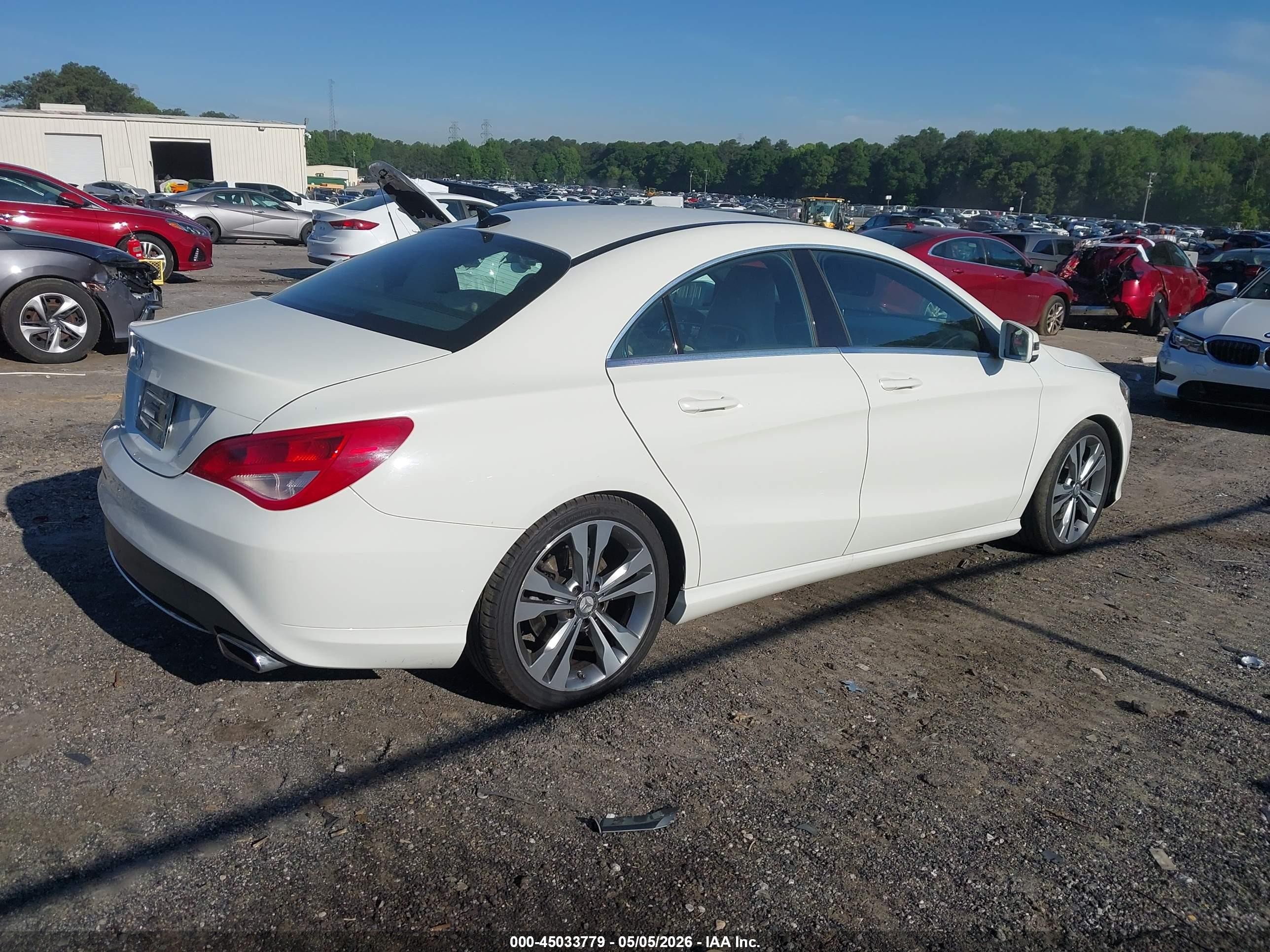 2015 Mercedes-benz Cla 250   Белый vin: WDDSJ4EBXFN222702