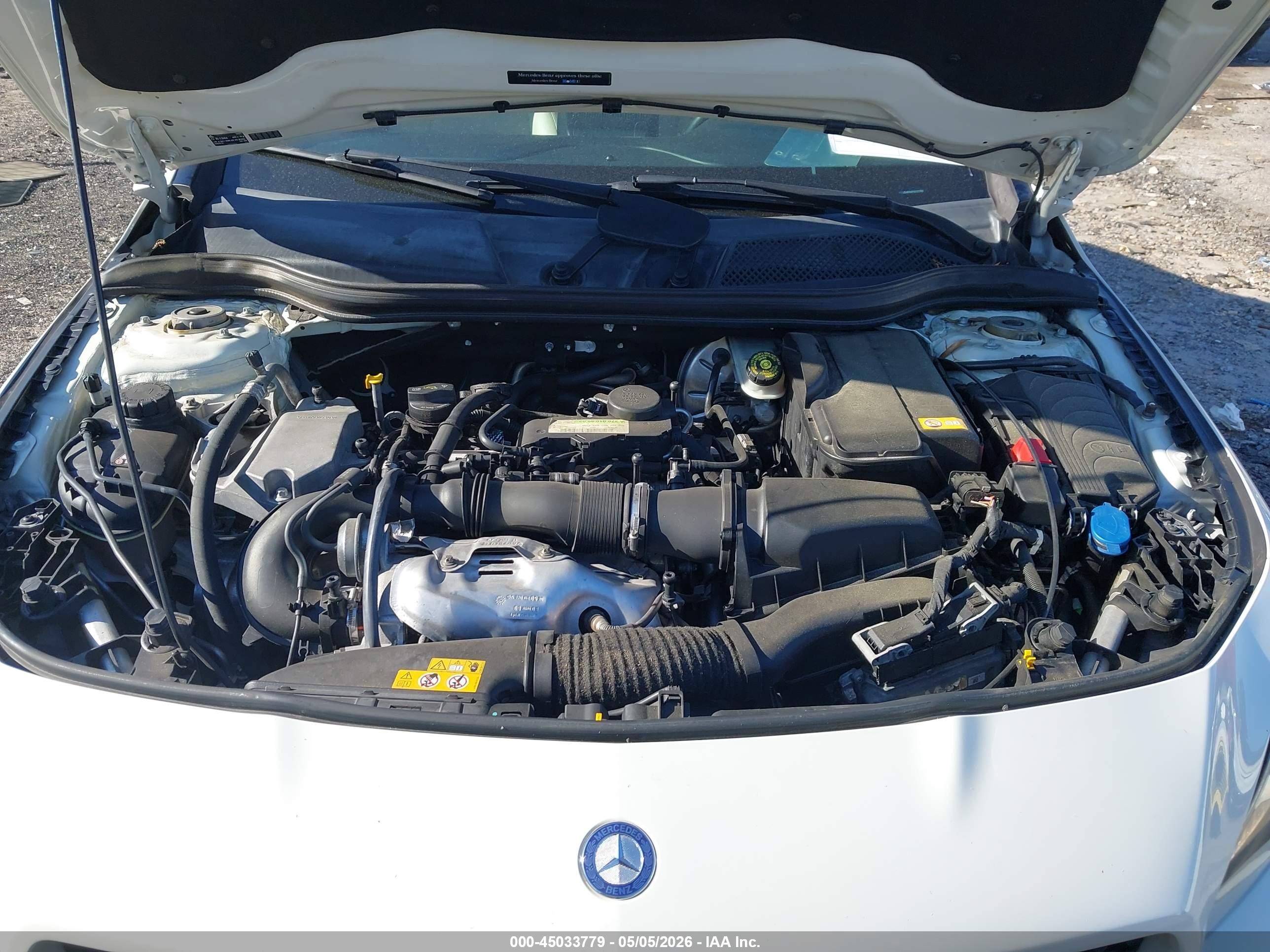 2015 Mercedes-benz Cla 250   Белый vin: WDDSJ4EBXFN222702