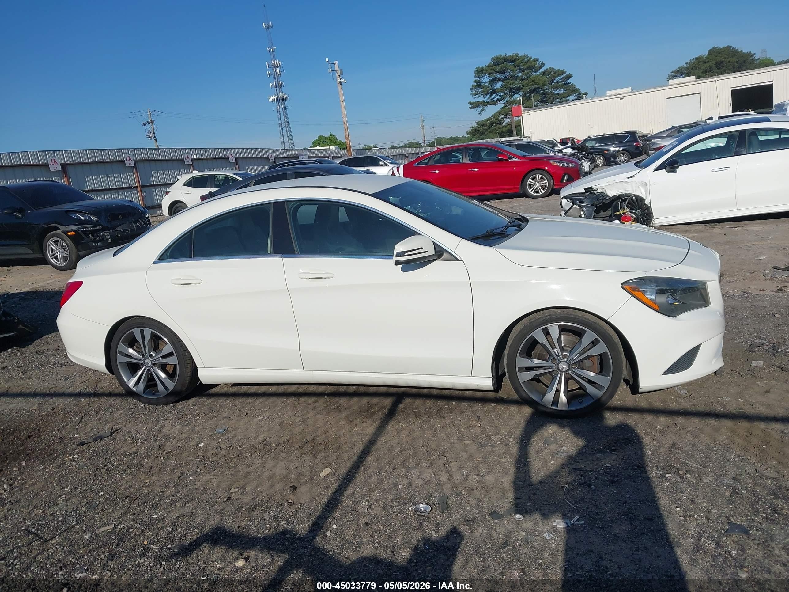 2015 Mercedes-benz Cla 250   Белый vin: WDDSJ4EBXFN222702