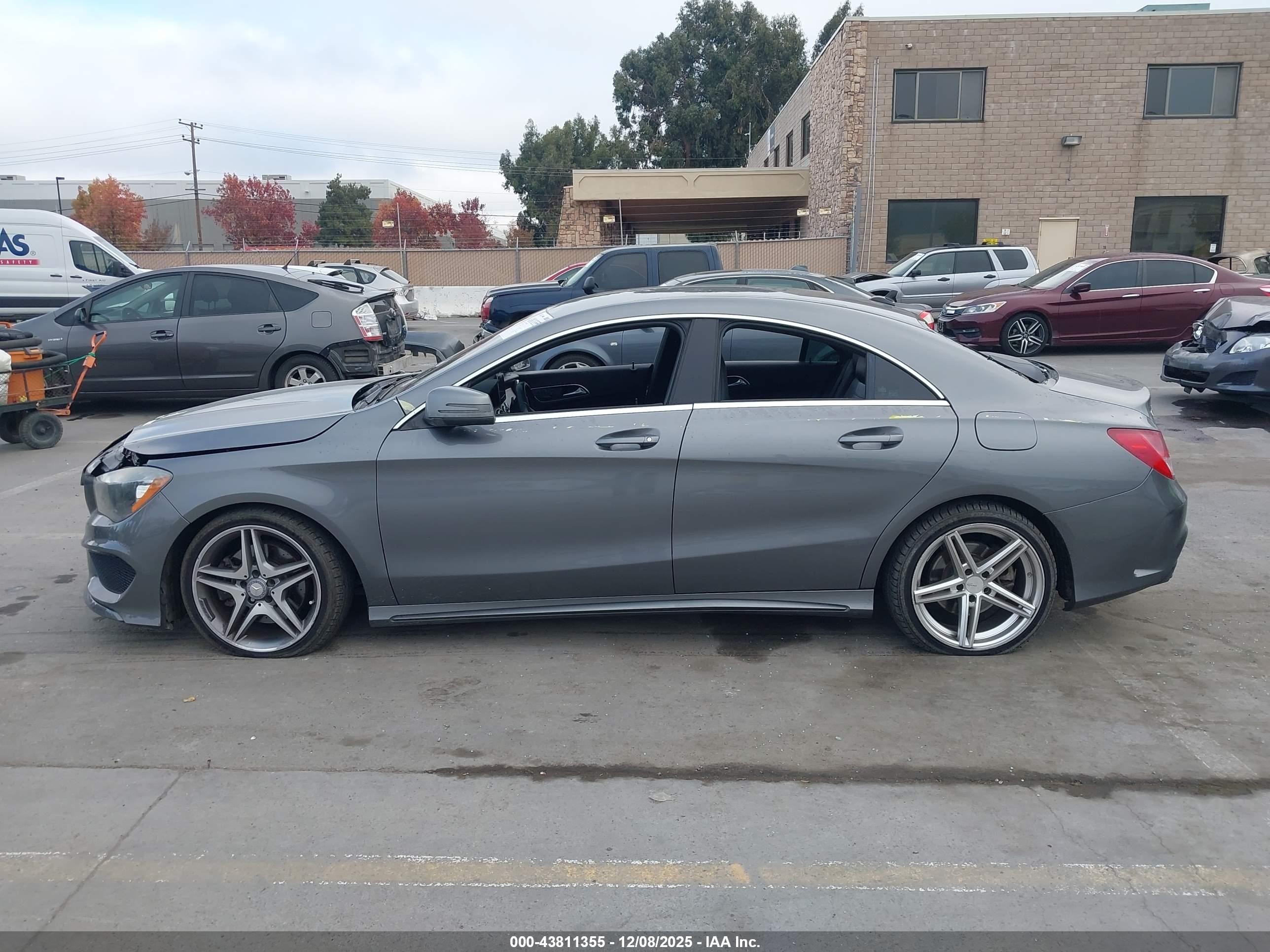 2015 Mercedes-benz Cla 250   Gray vin: WDDSJ4EBXFN230718