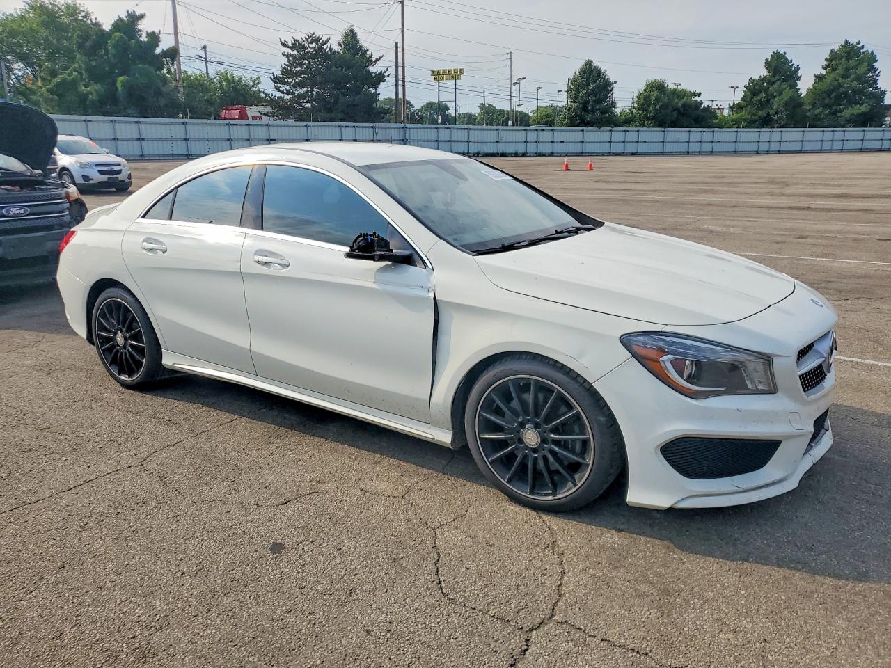 2015 Mercedes-benz Cla 250 White vin: WDDSJ4EBXFN239399