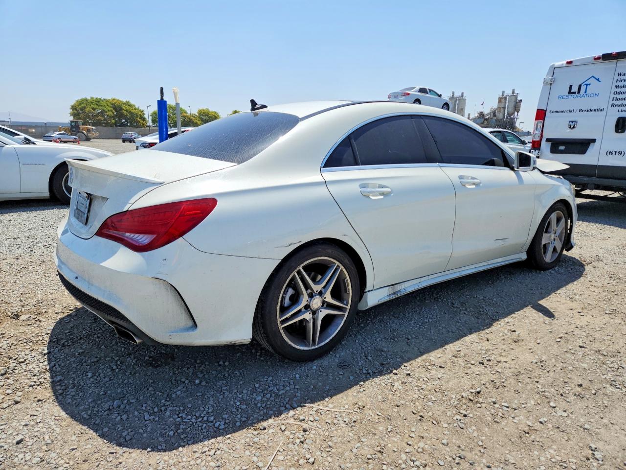 2015 Mercedes-benz Cla 250 White vin: WDDSJ4EBXFN279658