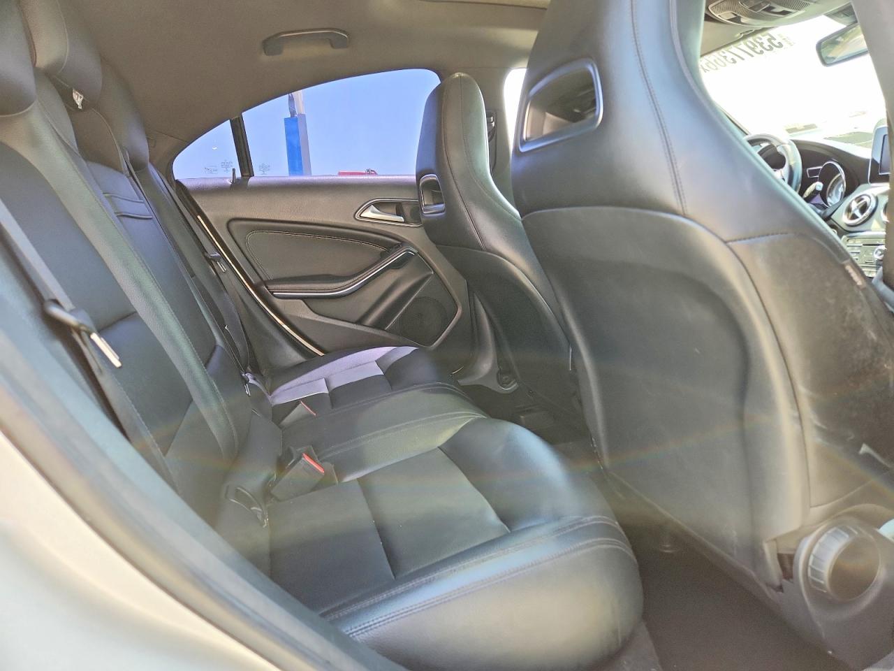 2015 Mercedes-benz Cla 250 White vin: WDDSJ4EBXFN279658