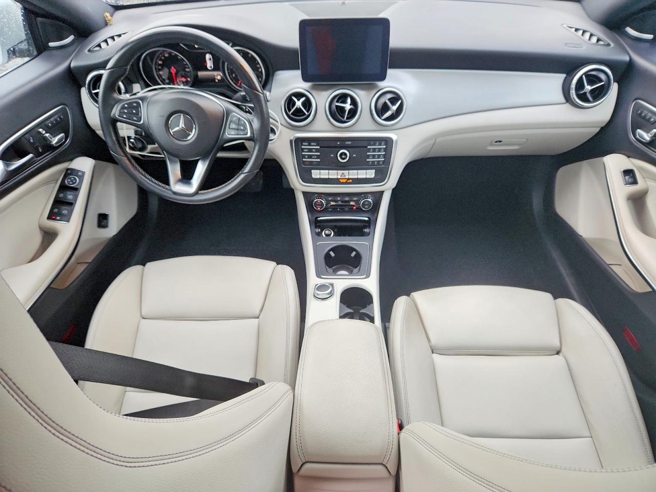 2017 Mercedes-benz Cla 250 Серебряный vin: WDDSJ4EBXHN419405