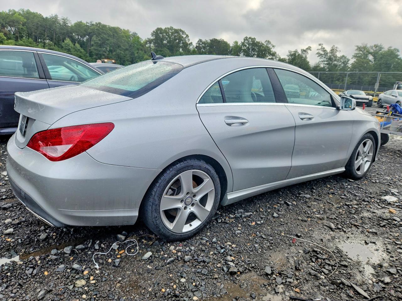 2017 Mercedes-benz Cla 250 Серебряный vin: WDDSJ4EBXHN419405