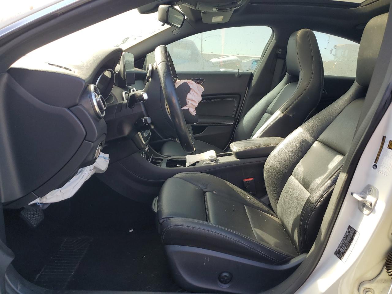 2018 Mercedes-benz Cla 250 White vin: WDDSJ4EBXJN525651
