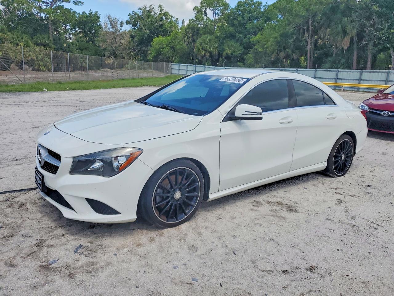 2014 Mercedes-benz Cla 250 4matic White vin: WDDSJ4GB0EN125648