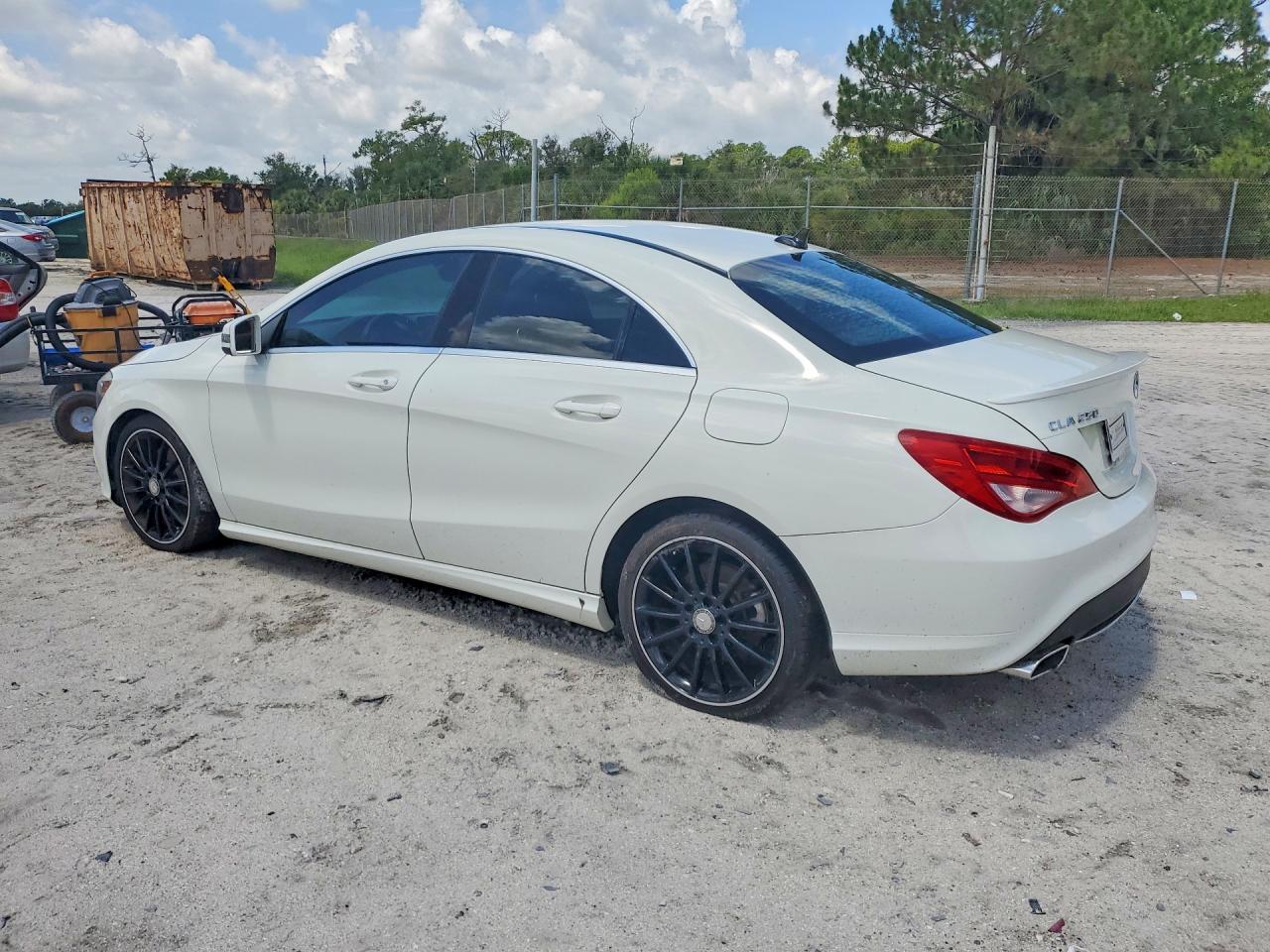 2014 Mercedes-benz Cla 250 4matic Белый vin: WDDSJ4GB0EN125648