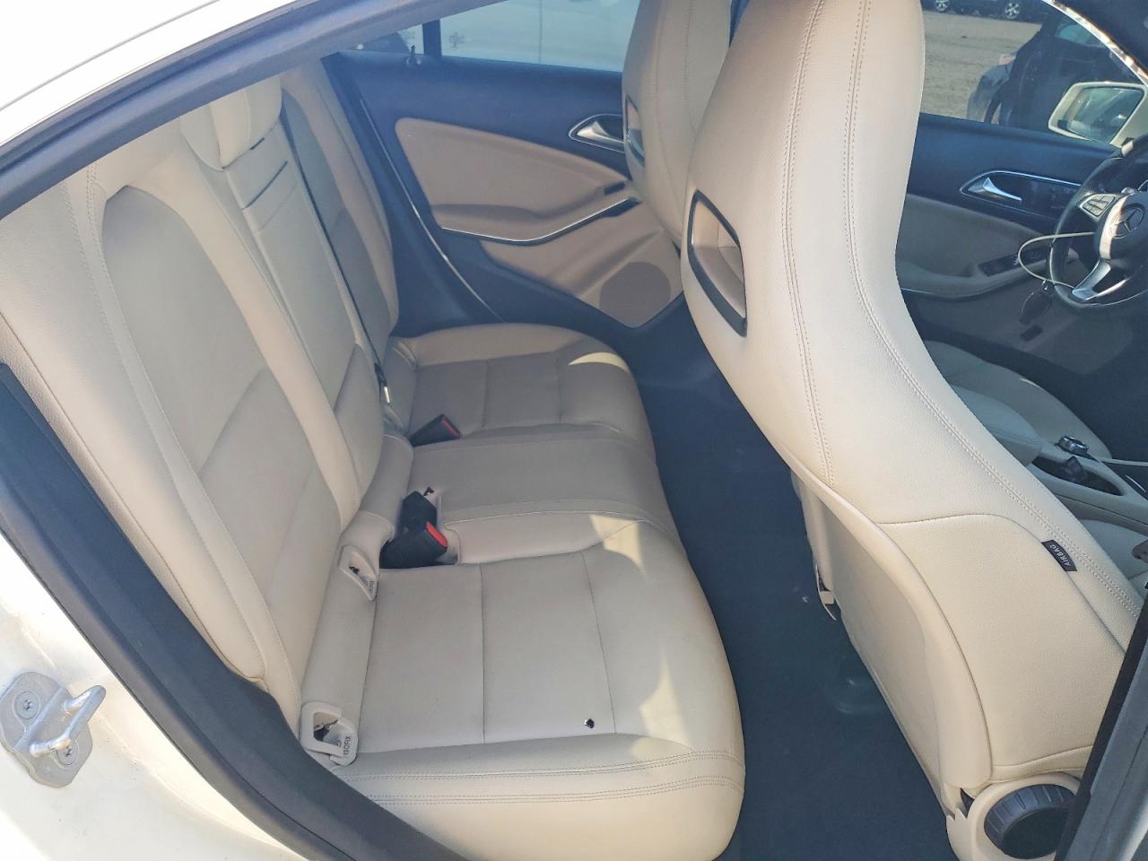 2015 Mercedes-benz Cla 250 4matic White vin: WDDSJ4GB0FN274627