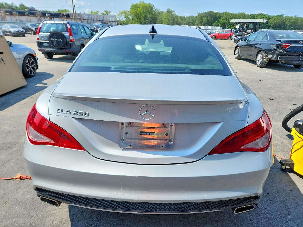 2014 Mercedes-benz Cla 250 4matic Серебряный vin: WDDSJ4GB1EN160764
