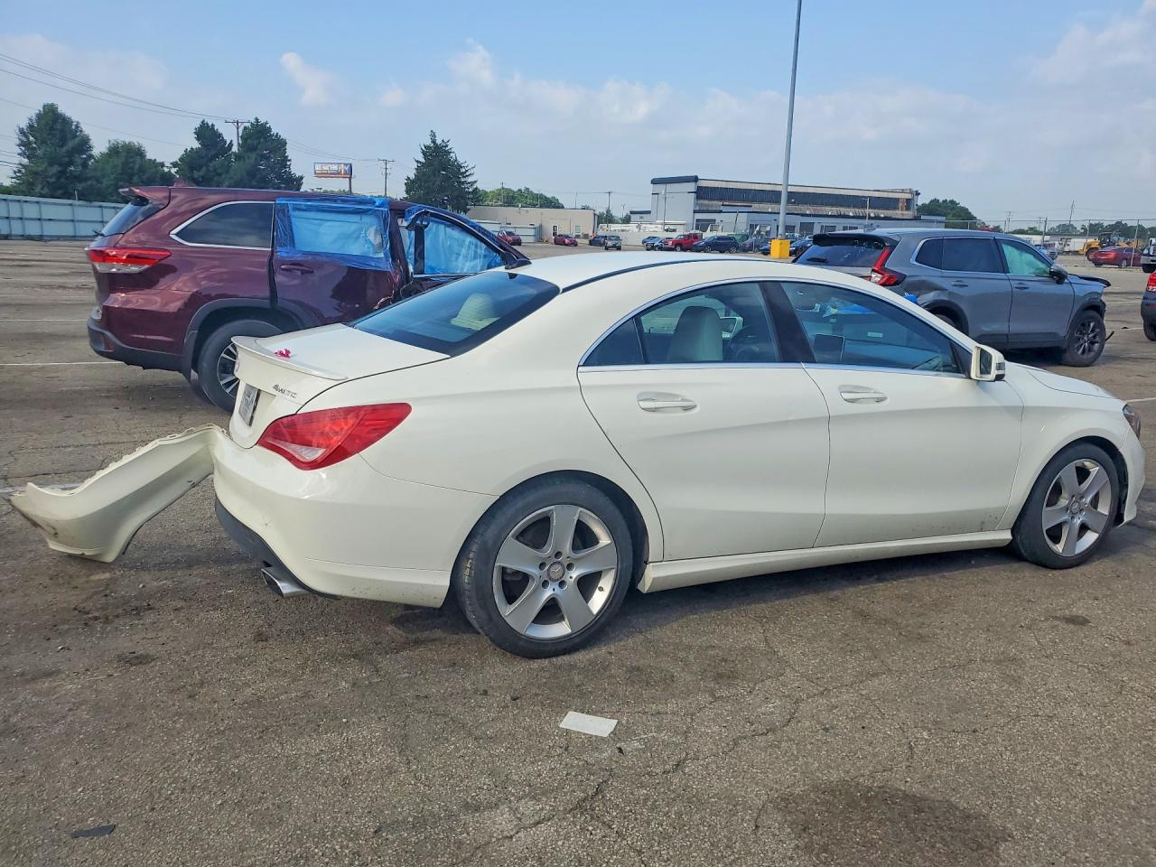 2015 Mercedes-benz Cla 250 4matic White vin: WDDSJ4GB1FN183270