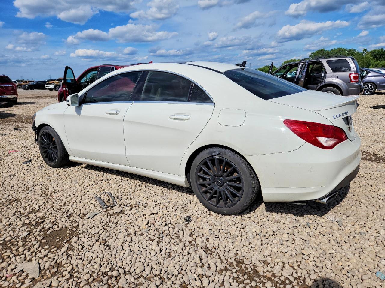 2015 Mercedes-benz Cla 250 4matic White vin: WDDSJ4GB1FN213979