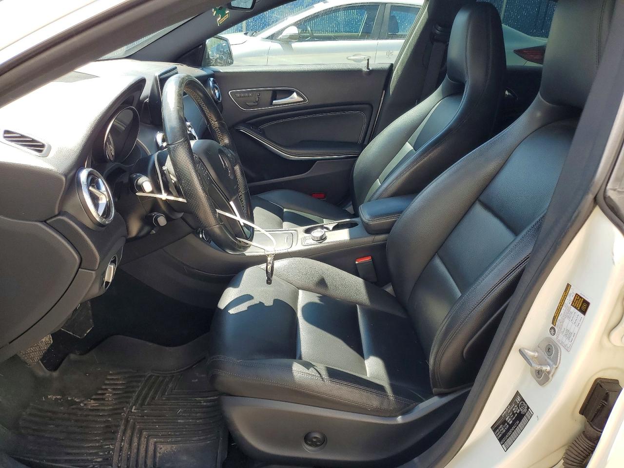 2014 Mercedes-benz Cla 250 4matic Белый vin: WDDSJ4GB2EN092734