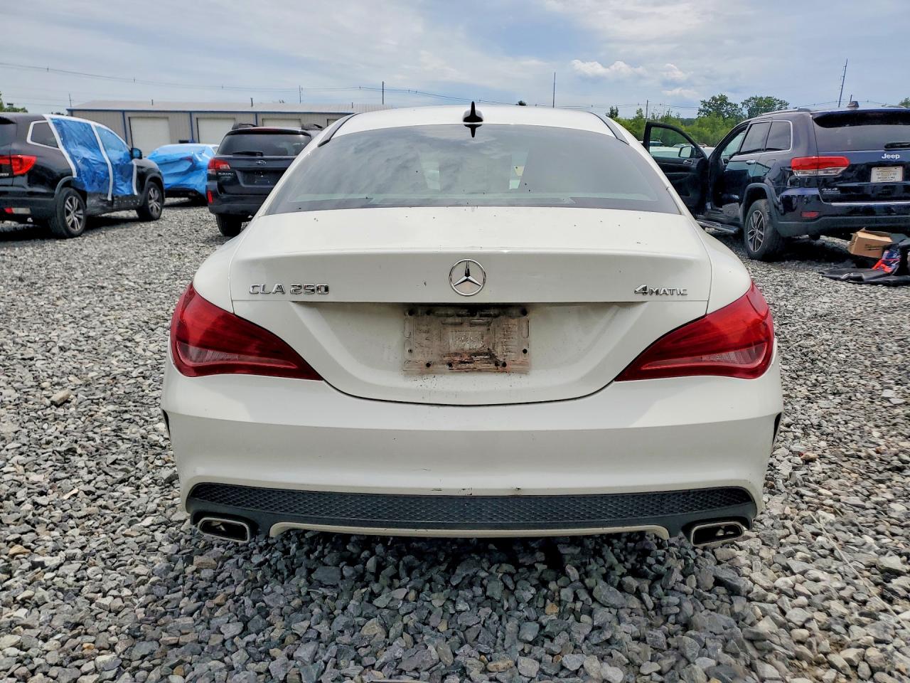 2014 Mercedes-benz Cla 250 4matic White vin: WDDSJ4GB2EN110570