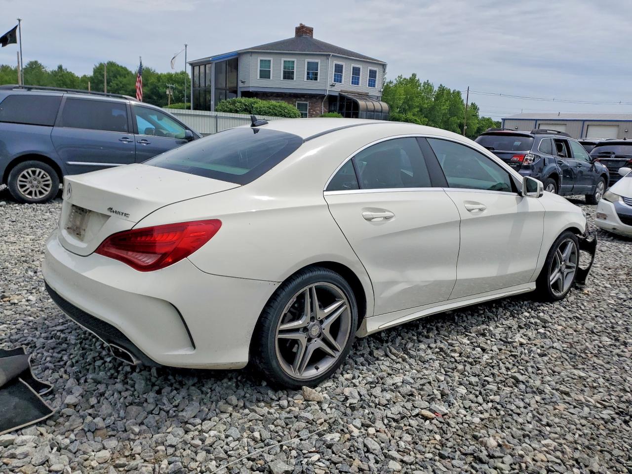 2014 Mercedes-benz Cla 250 4matic White vin: WDDSJ4GB2EN110570