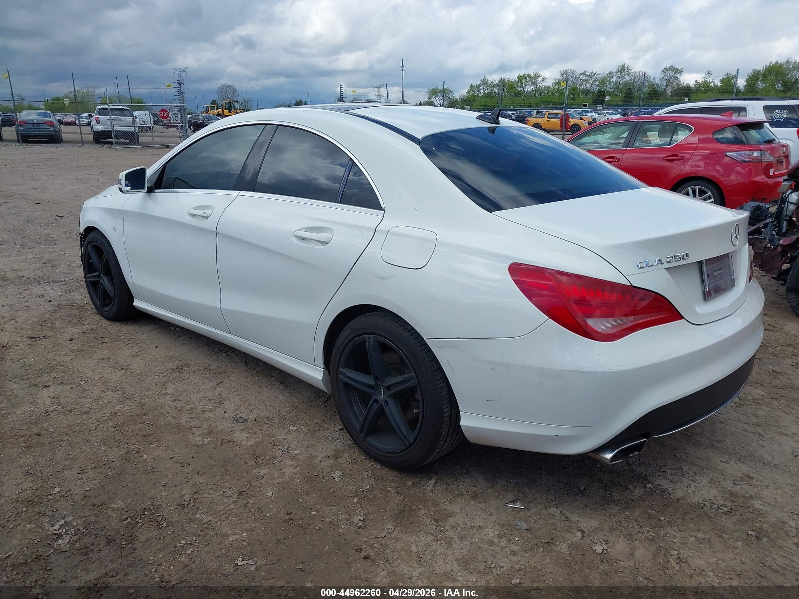 2014 Mercedes-benz Cla 250 4matic White vin: WDDSJ4GB2EN150972