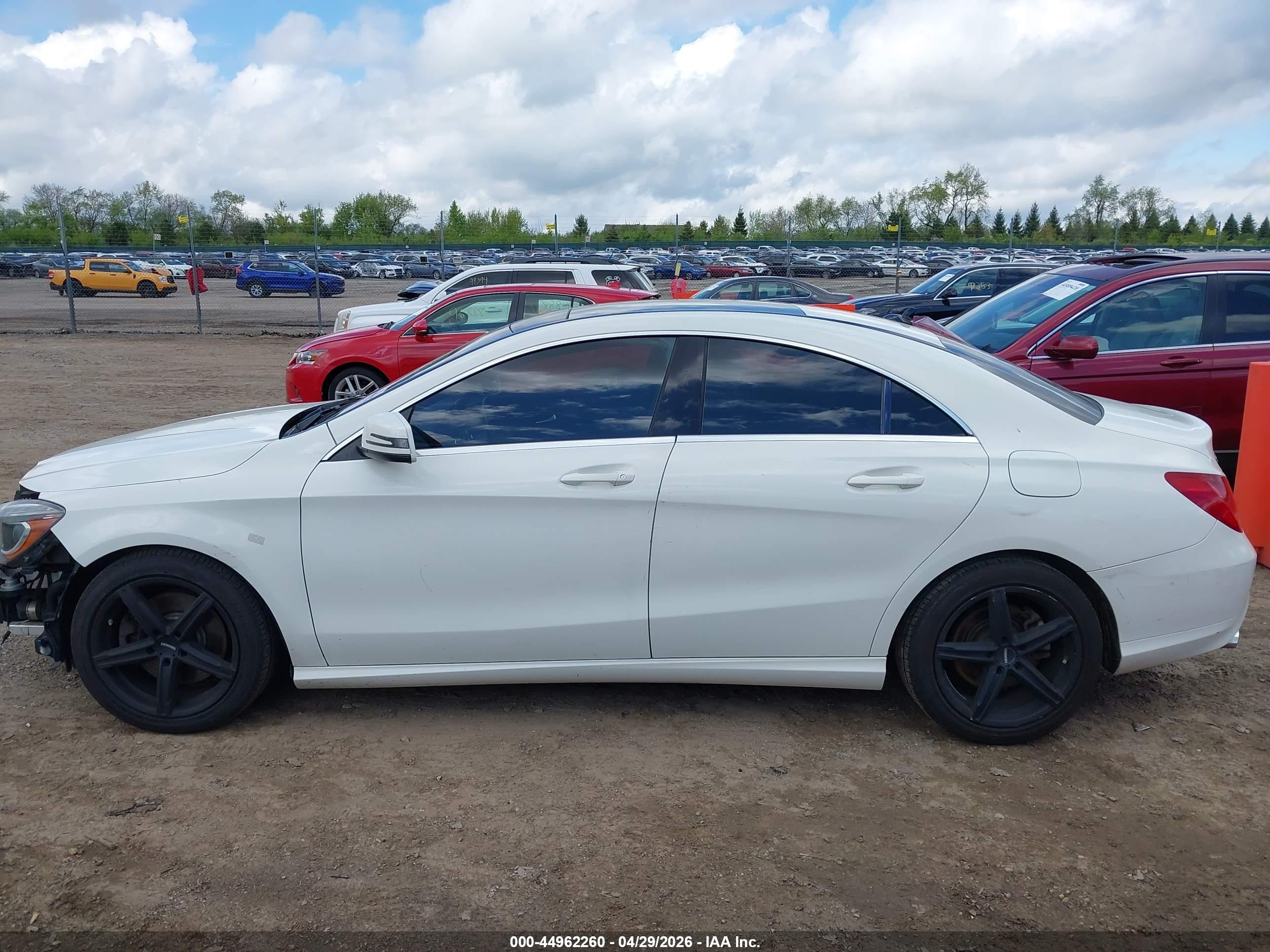 2014 Mercedes-benz Cla 250 4matic White vin: WDDSJ4GB2EN150972