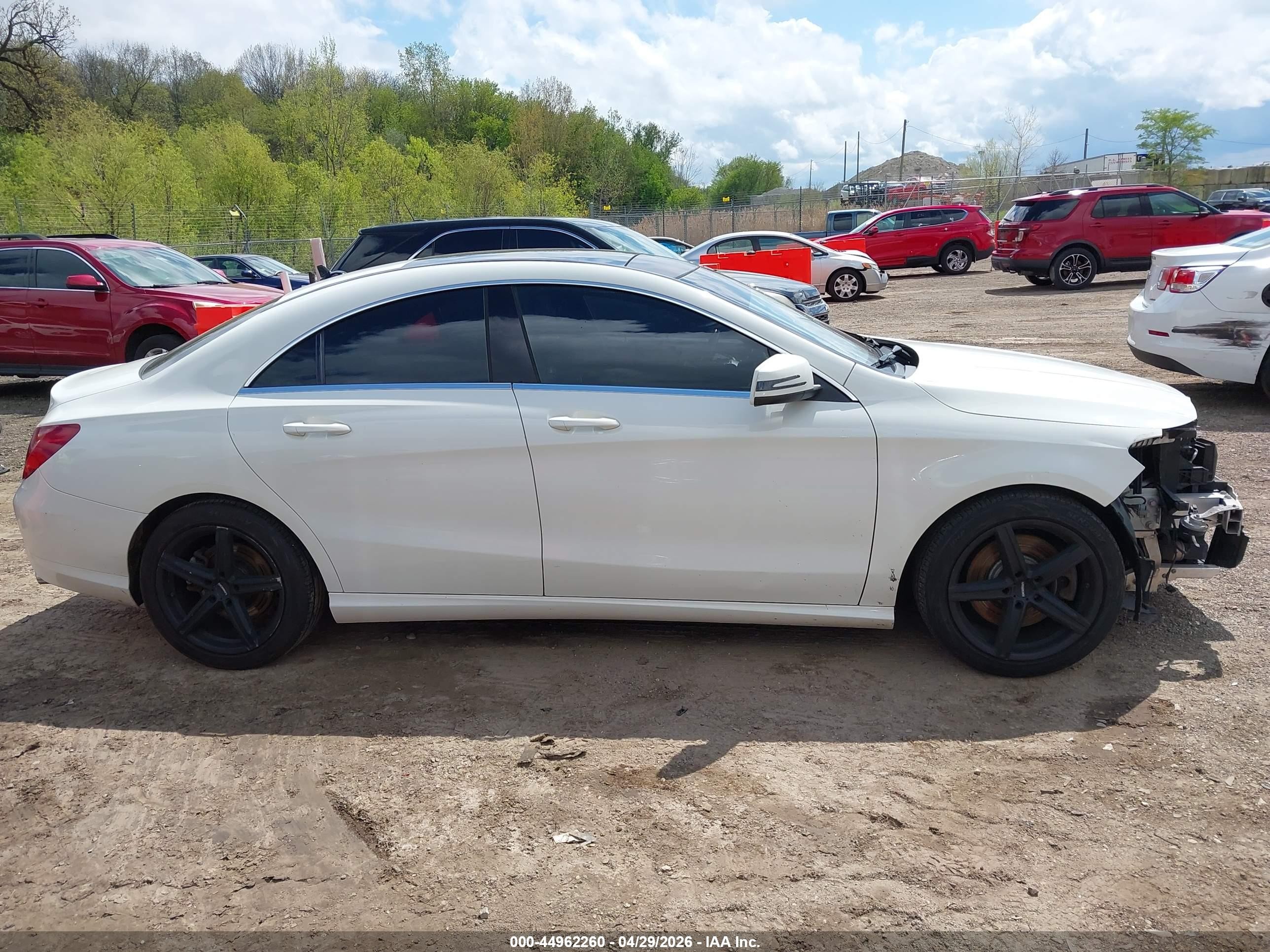 2014 Mercedes-benz Cla 250 4matic White vin: WDDSJ4GB2EN150972
