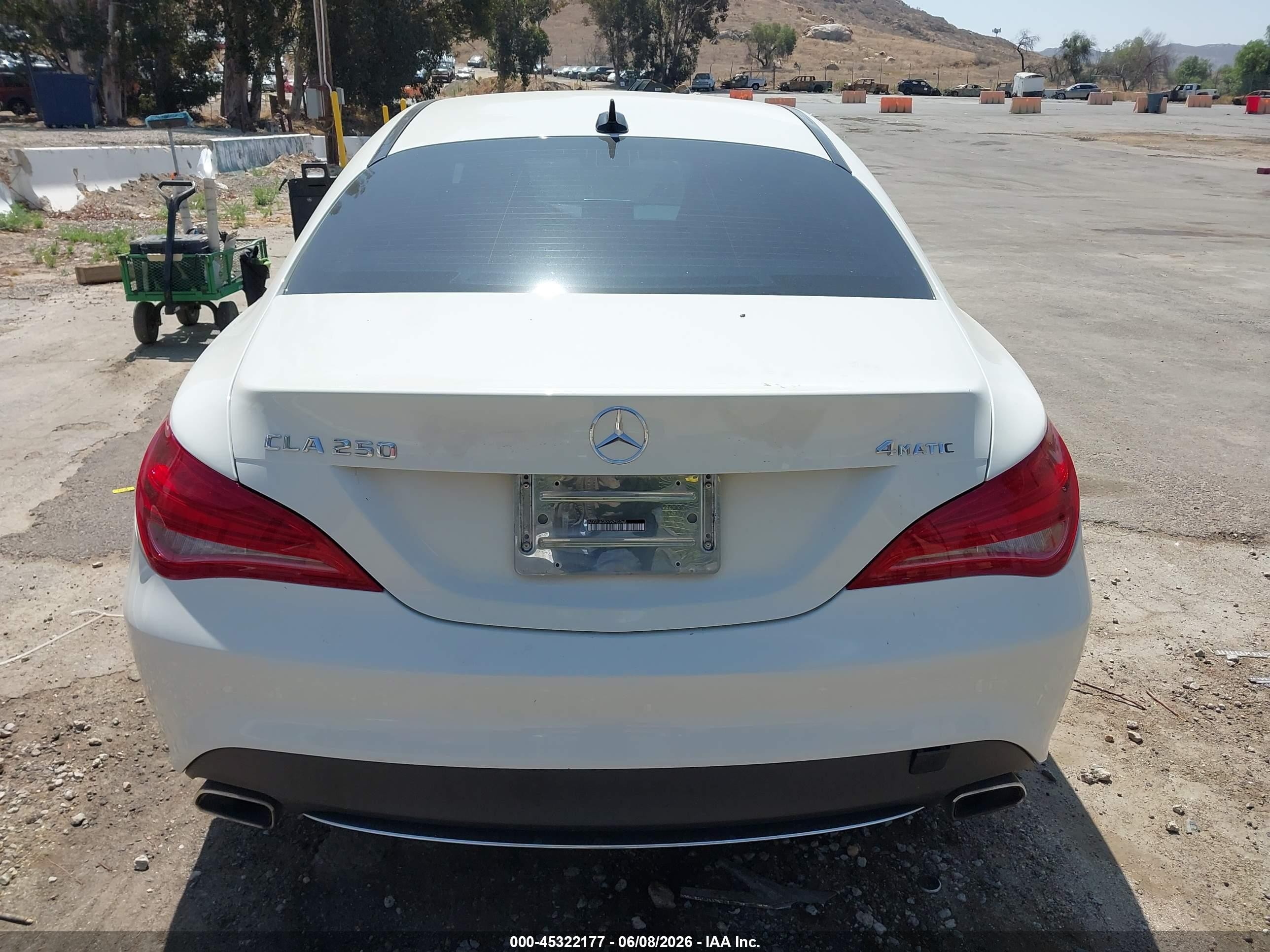 2016 Mercedes-benz Cla 250 4matic Белый vin: WDDSJ4GB2GN290068