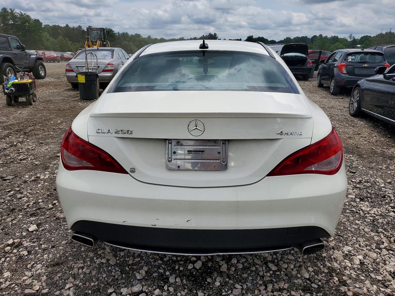 2015 Mercedes-benz Cla 250 4matic Белый vin: WDDSJ4GB3FN198708