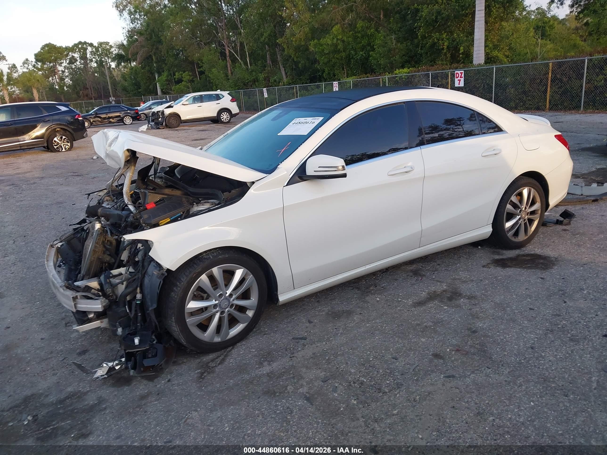 2014 Mercedes-benz Cla 250 4matic White vin: WDDSJ4GB4EN147278