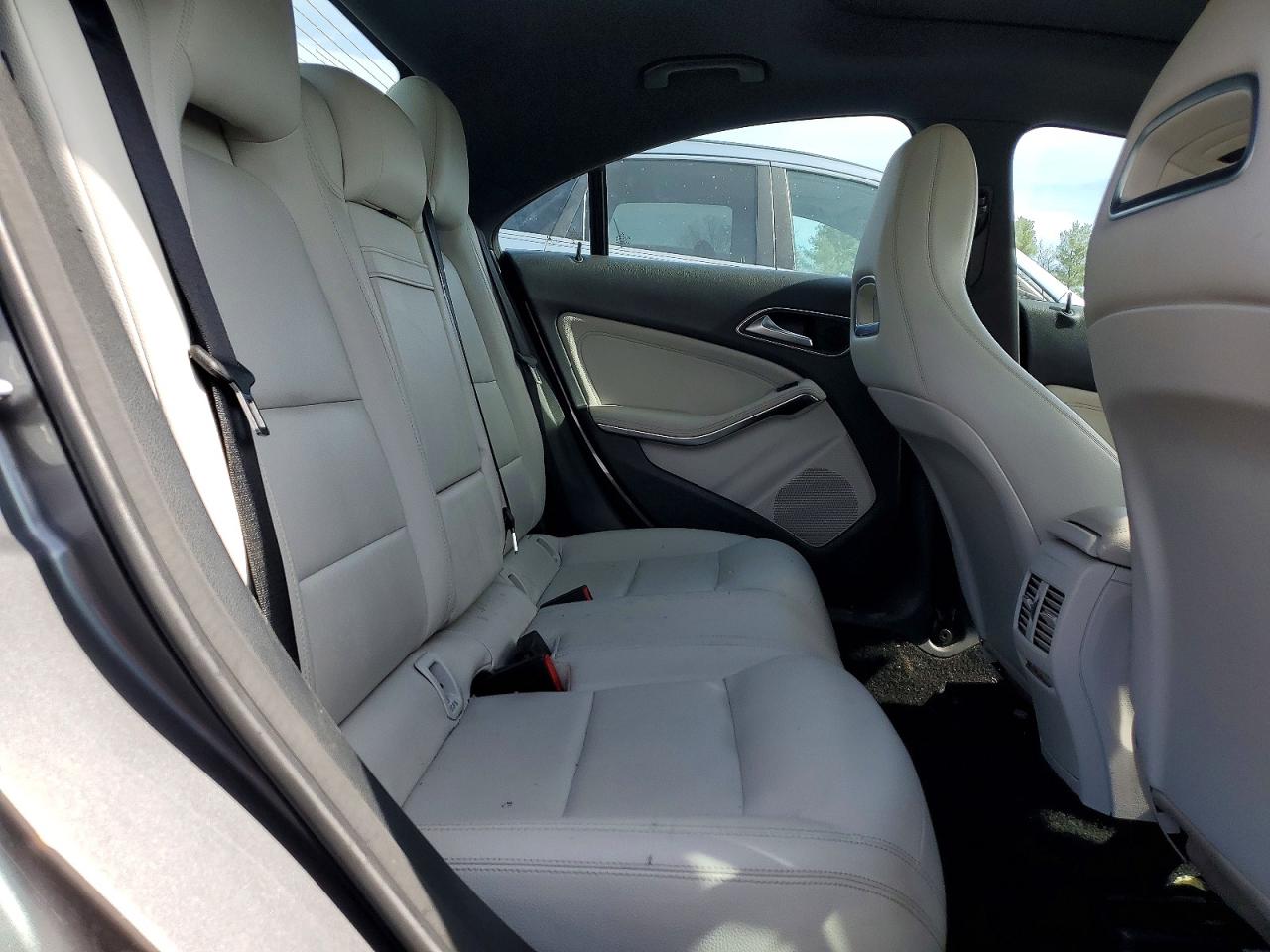 2015 Mercedes-benz Cla 250 4matic Серебряный vin: WDDSJ4GB4FN219470