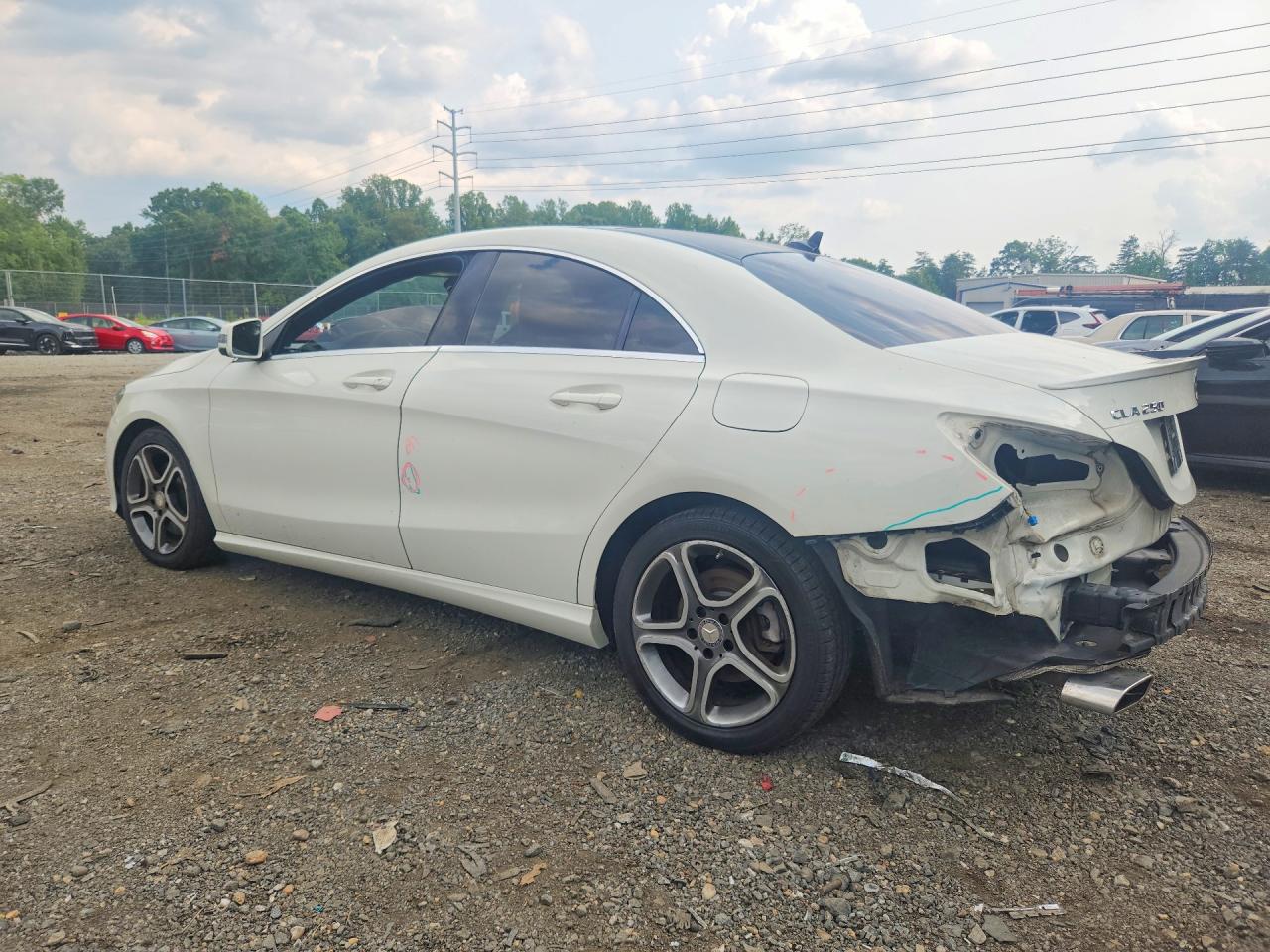 2014 Mercedes-benz Cla 250 4matic White vin: WDDSJ4GB5EN123507