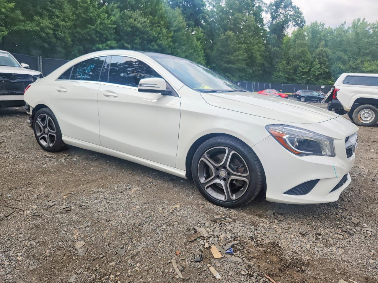 2014 Mercedes-benz Cla 250 4matic White vin: WDDSJ4GB5EN123507