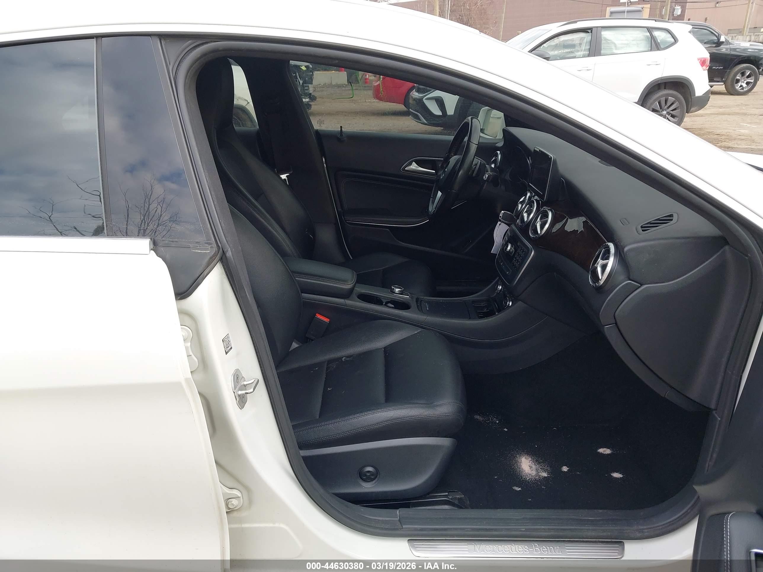 2014 Mercedes-benz Cla 250 4matic White vin: WDDSJ4GB5EN129405
