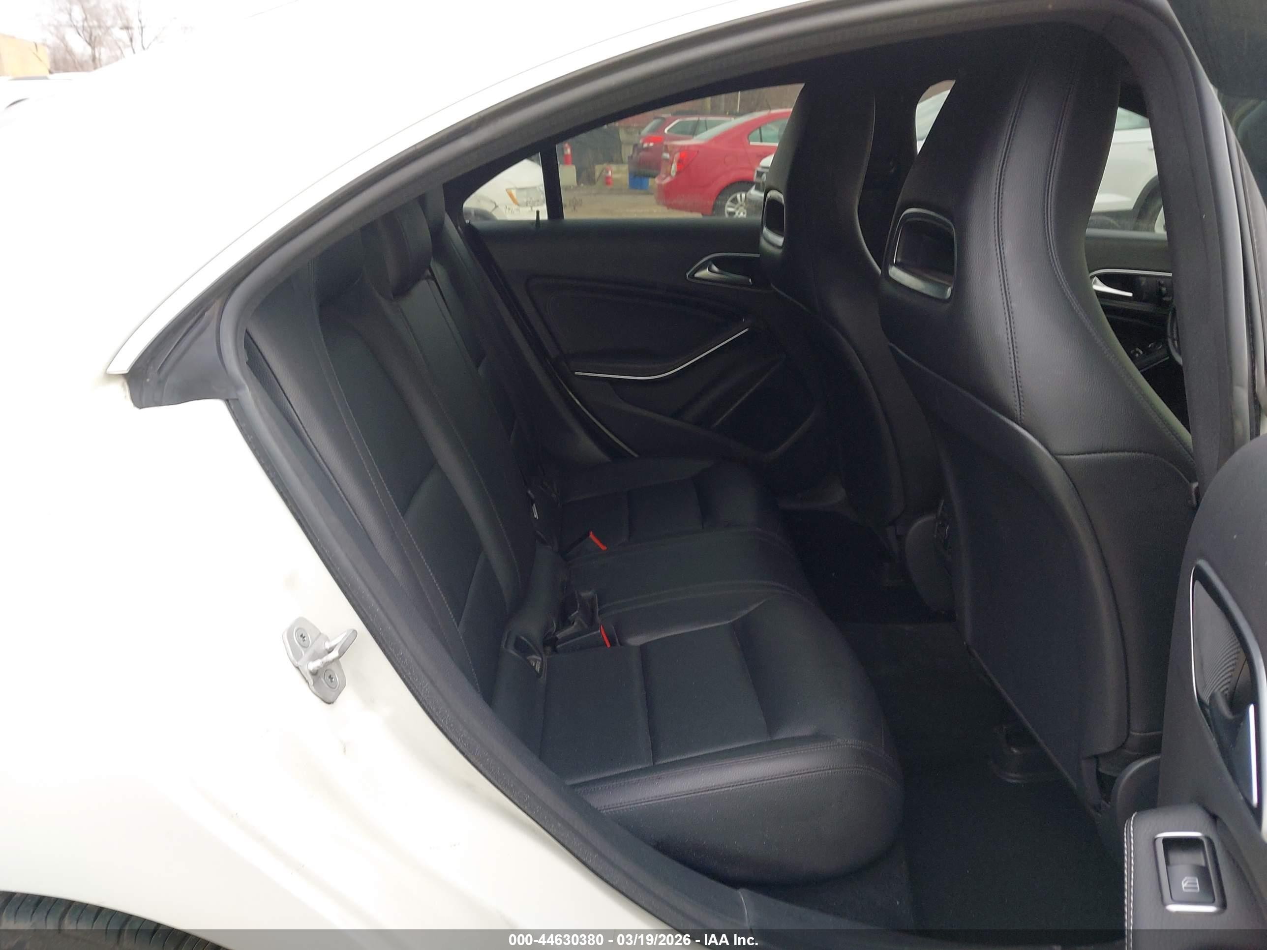 2014 Mercedes-benz Cla 250 4matic White vin: WDDSJ4GB5EN129405