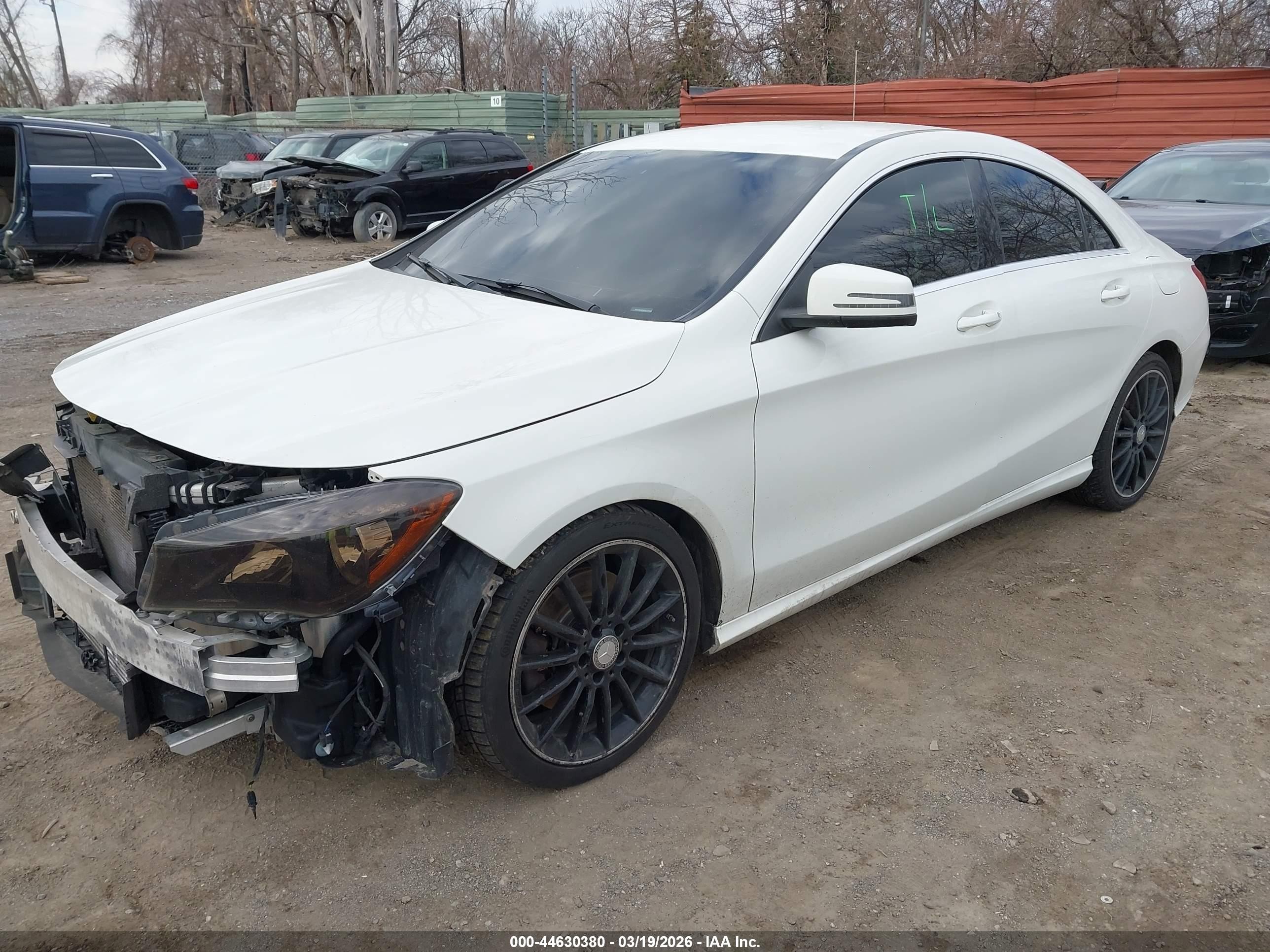 2014 Mercedes-benz Cla 250 4matic White vin: WDDSJ4GB5EN129405