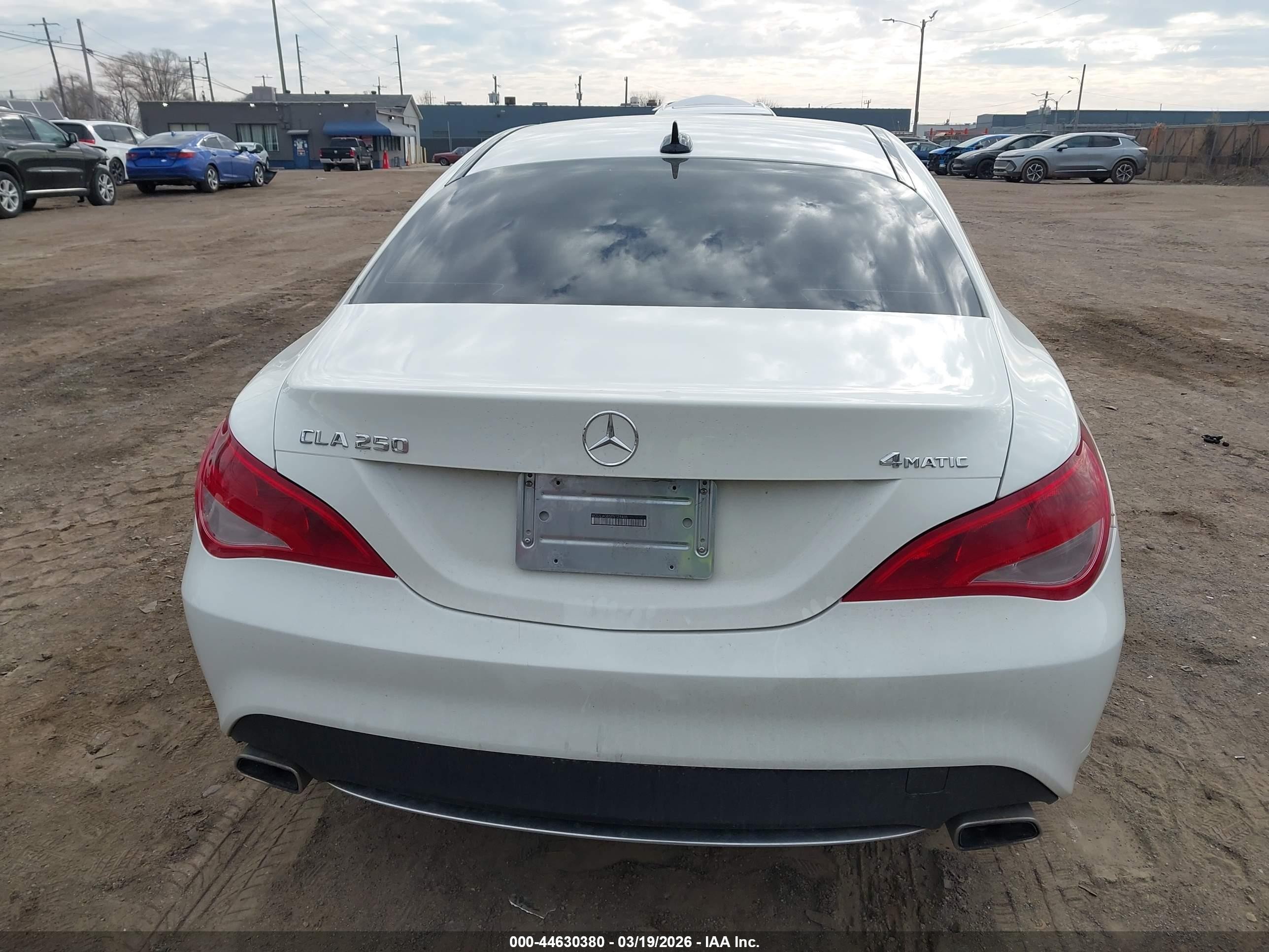 2014 Mercedes-benz Cla 250 4matic White vin: WDDSJ4GB5EN129405