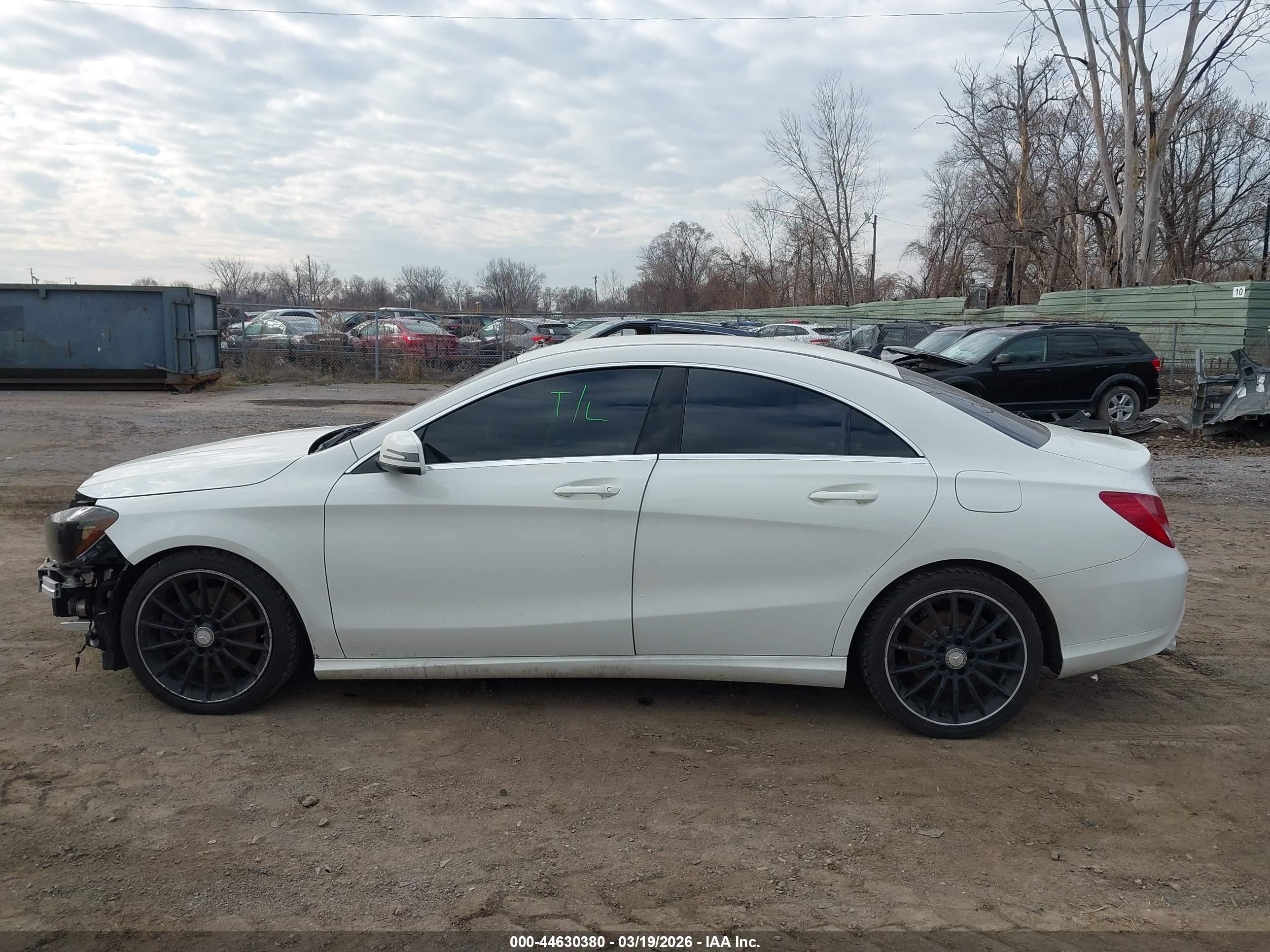 2014 Mercedes-benz Cla 250 4matic White vin: WDDSJ4GB5EN129405