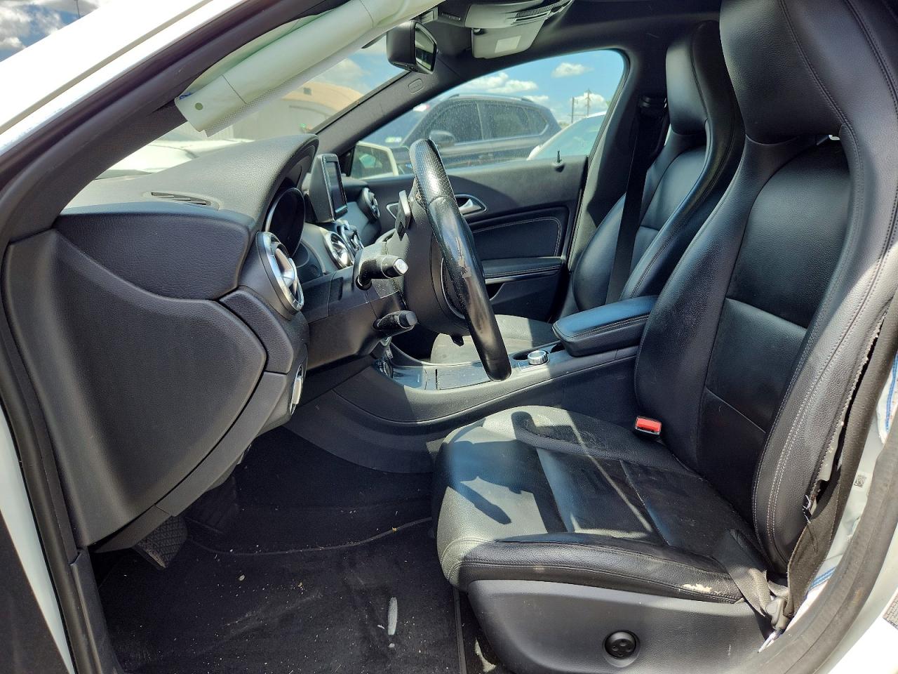 2014 Mercedes-benz Cla 250 4matic White vin: WDDSJ4GB6EN087519